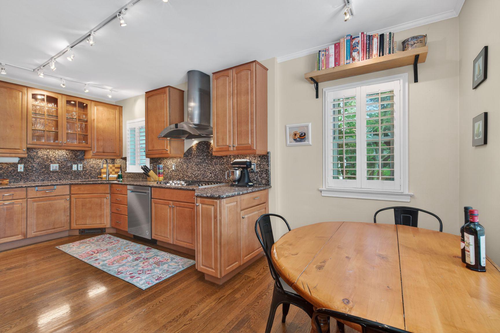 PINECREST - Residential