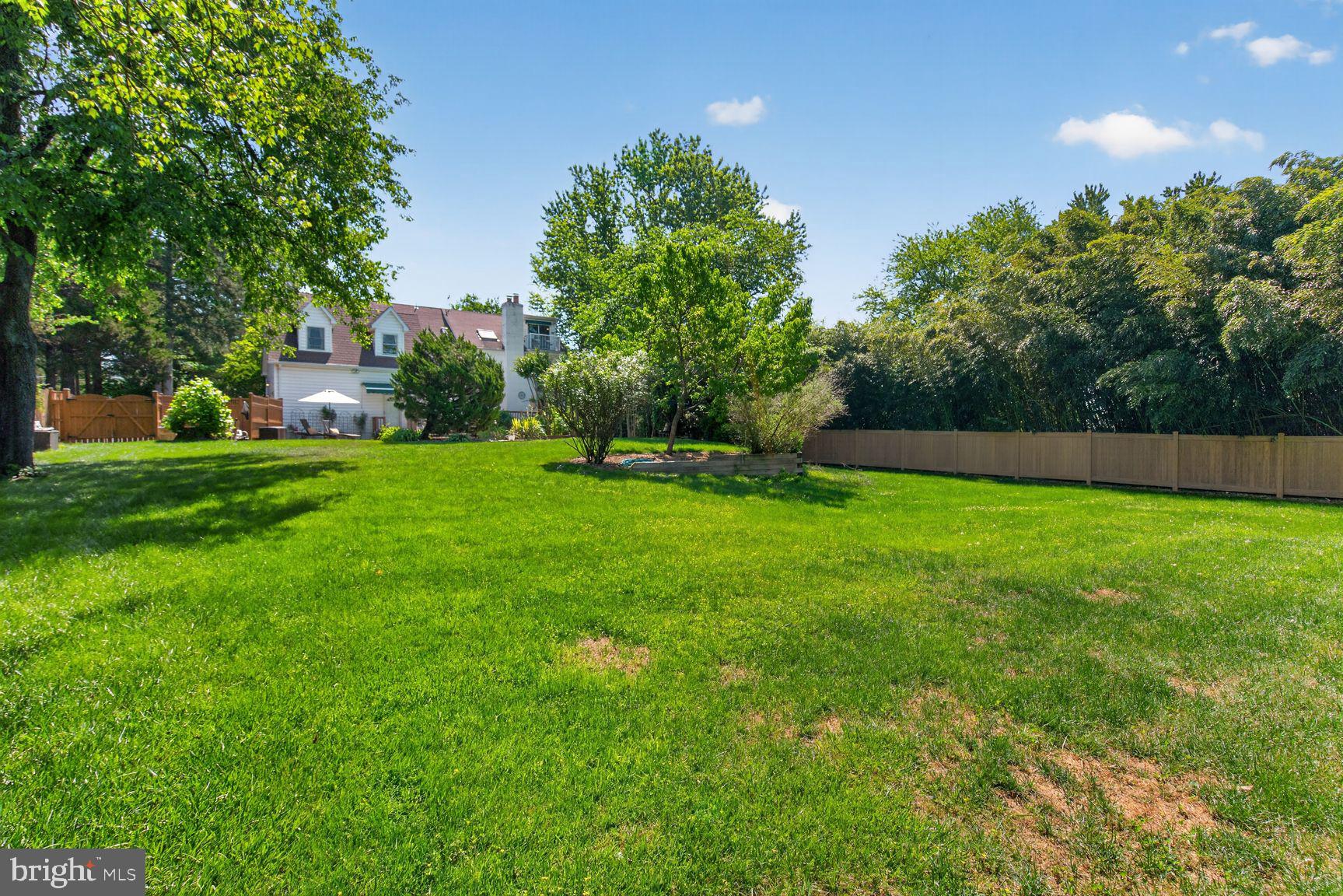 PINECREST - Residential