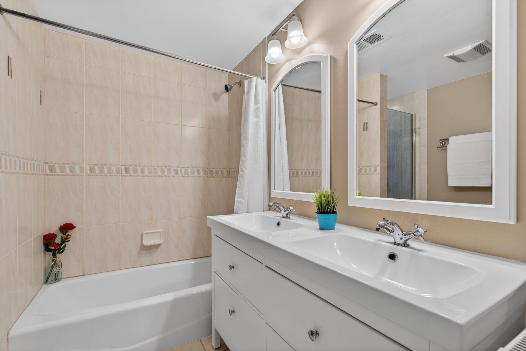 PINECREST - Residential