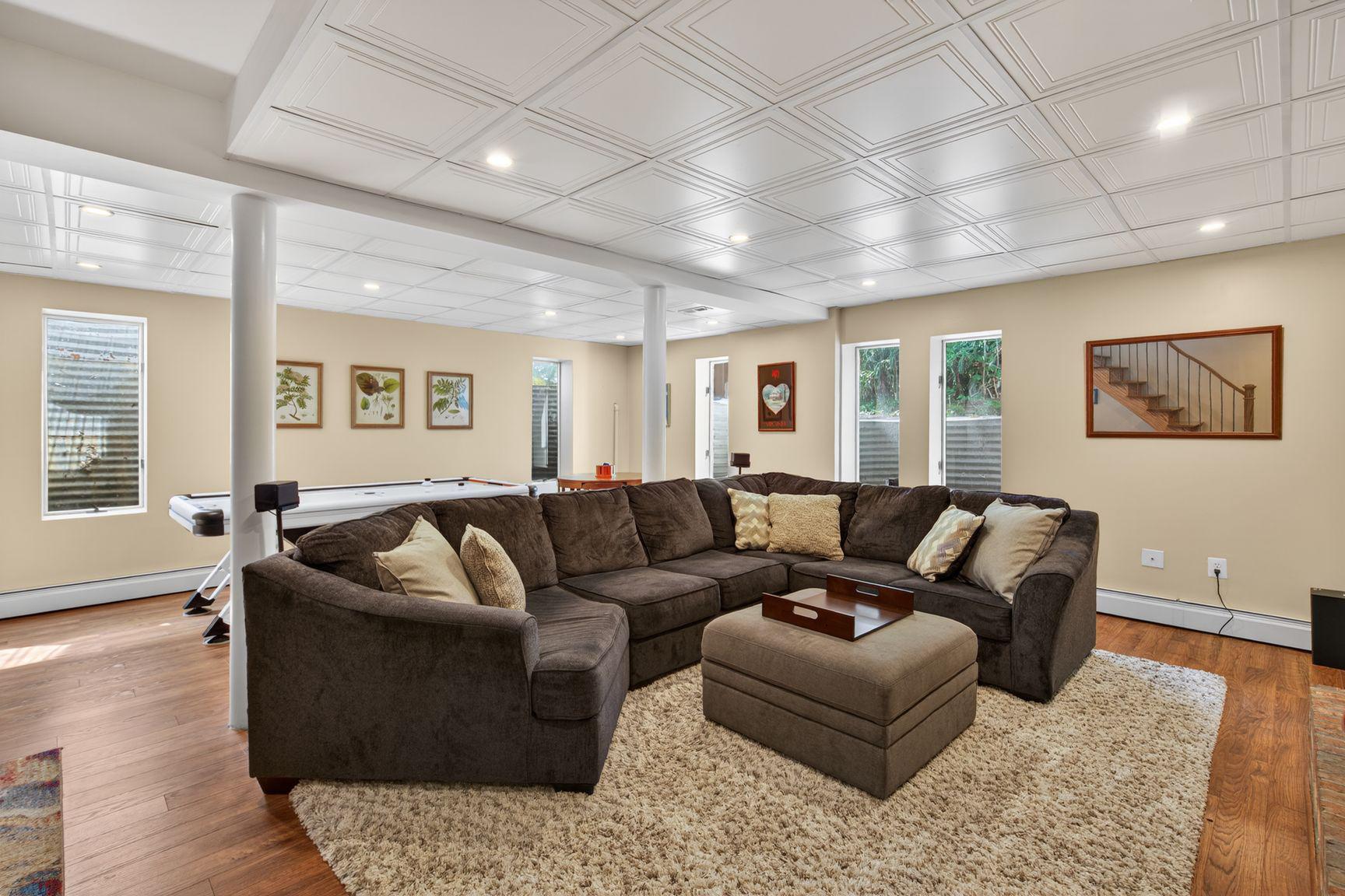 PINECREST - Residential