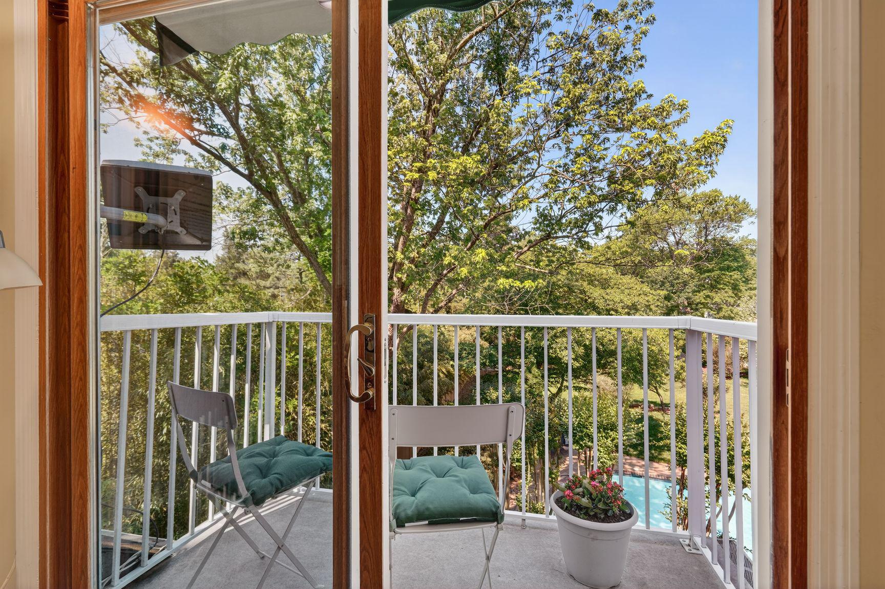 PINECREST - Residential