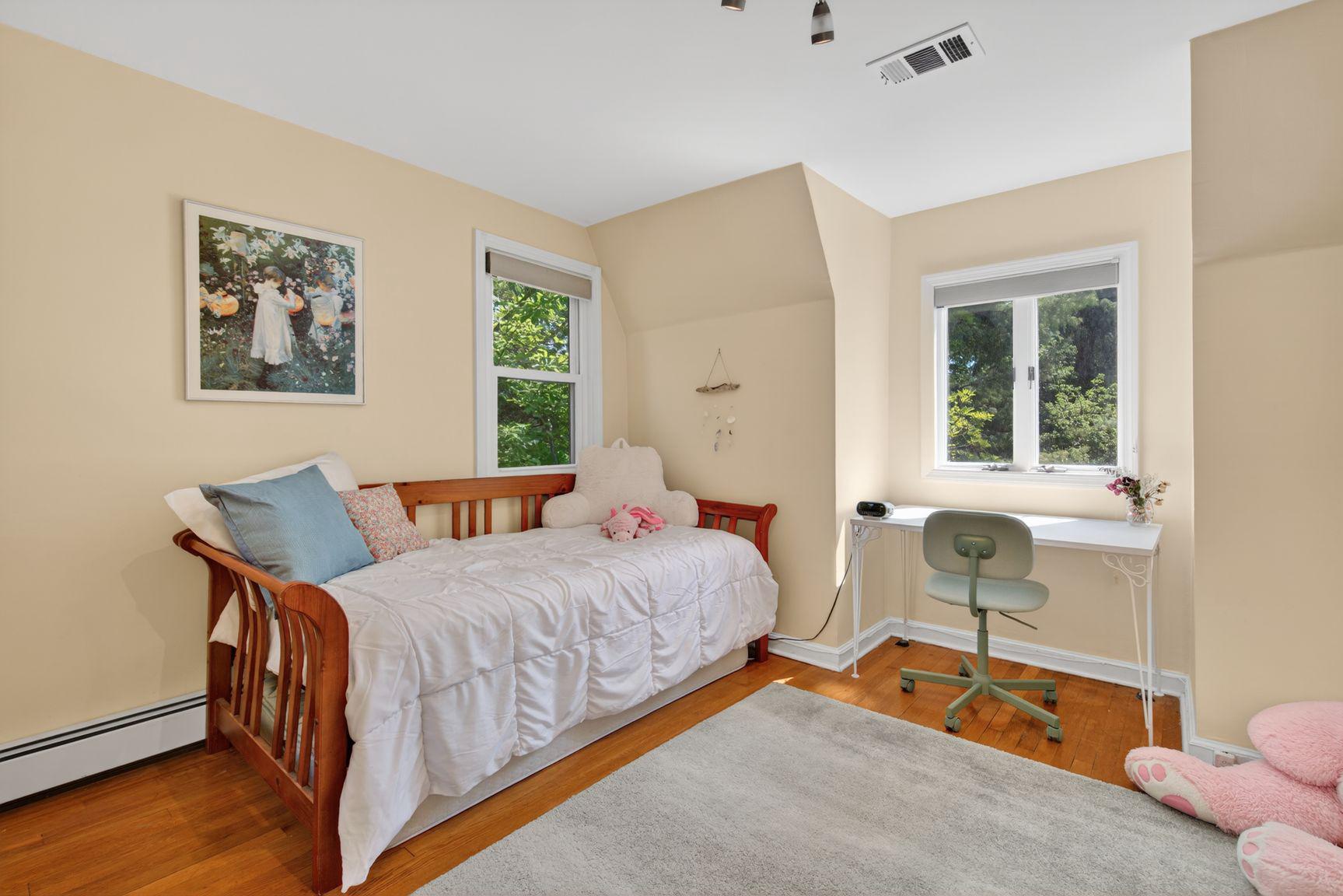 PINECREST - Residential
