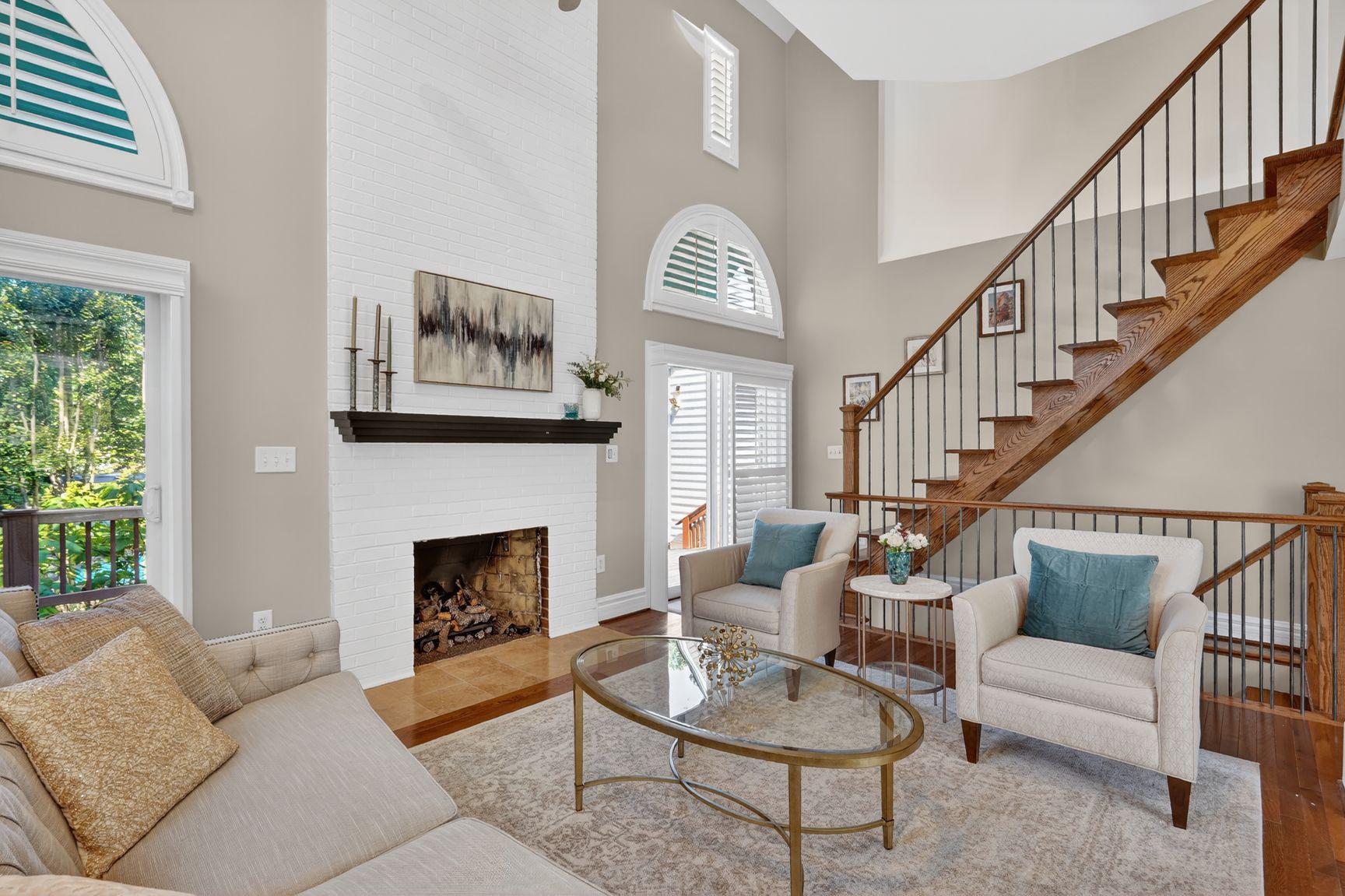 PINECREST - Residential