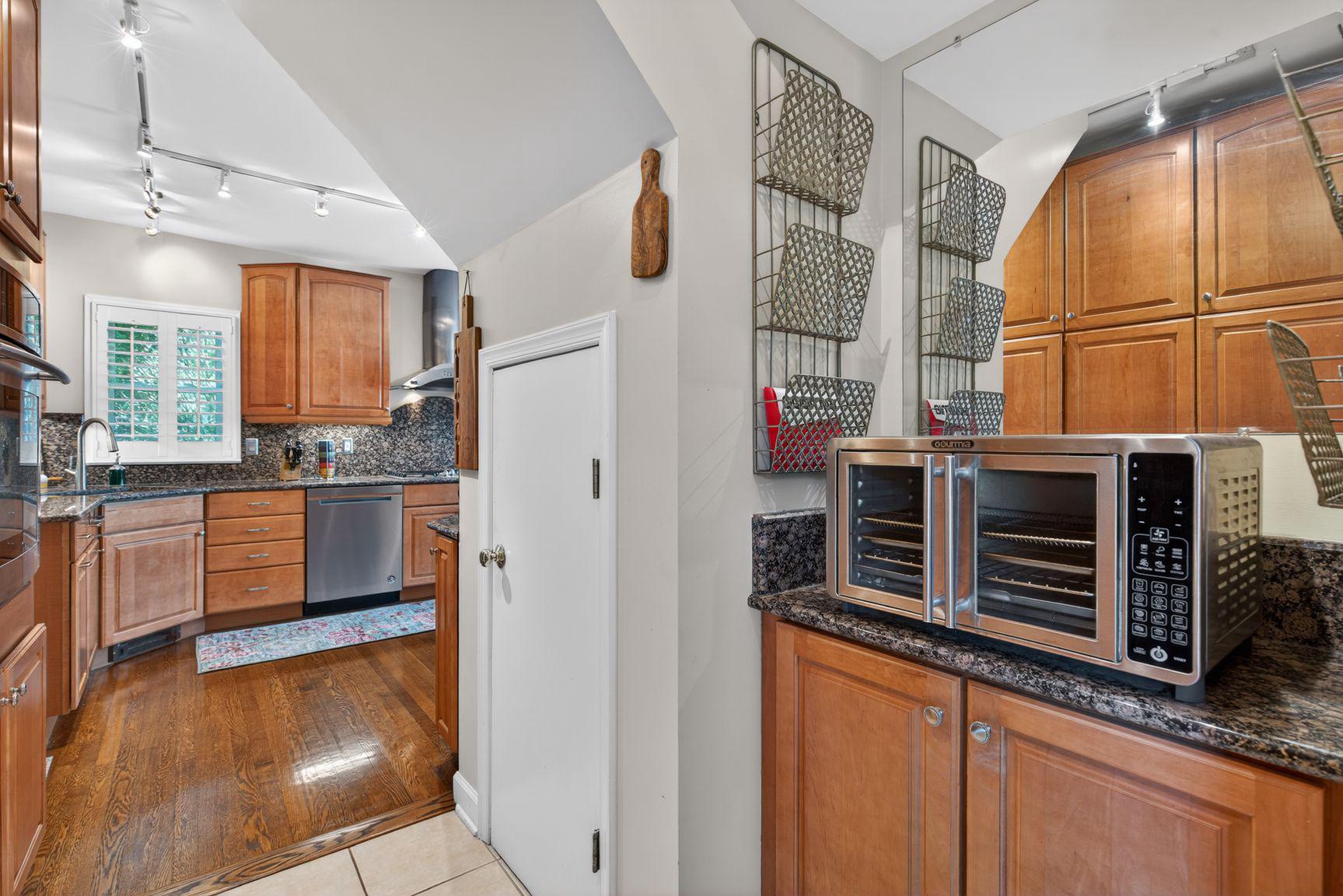 PINECREST - Residential