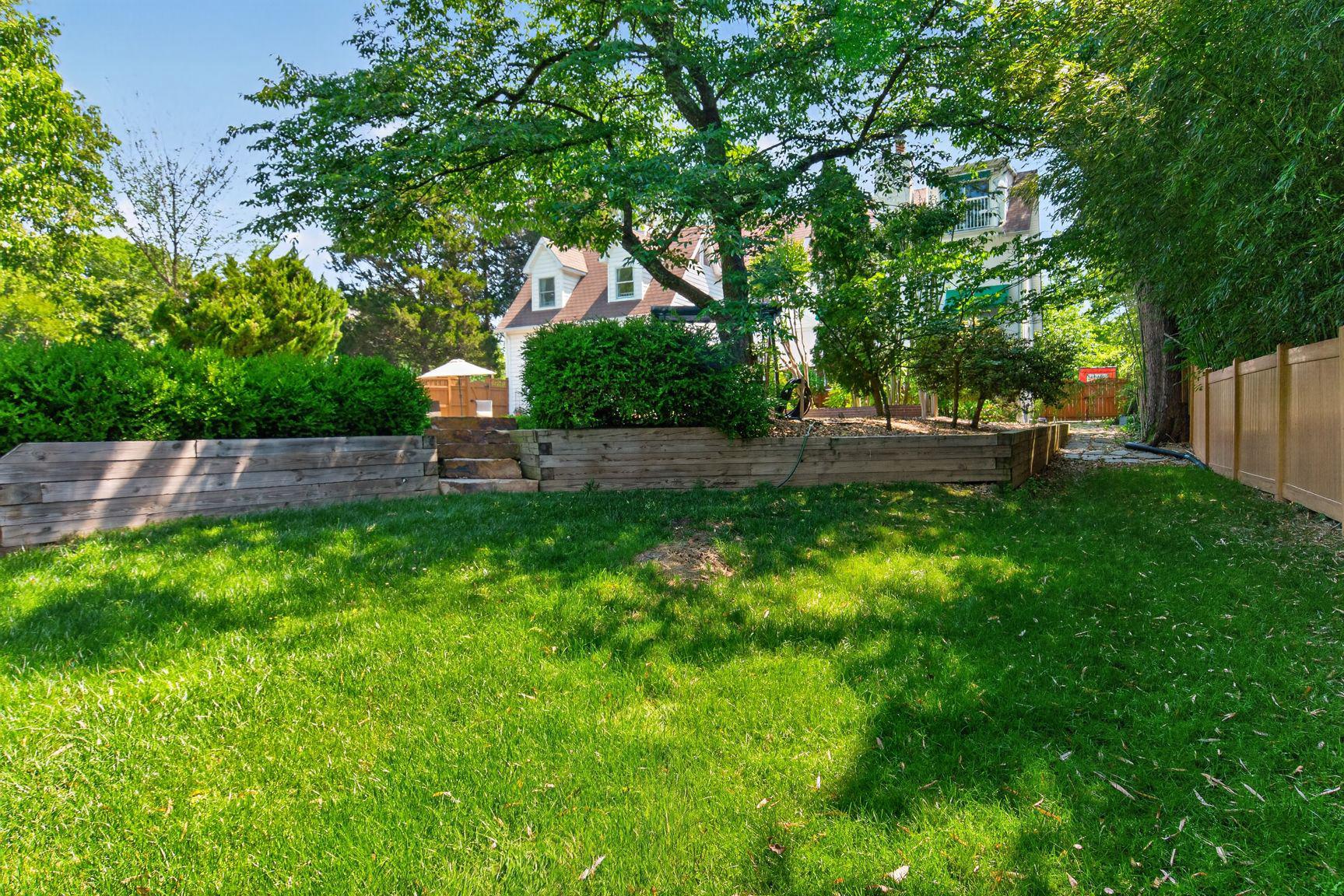 PINECREST - Residential