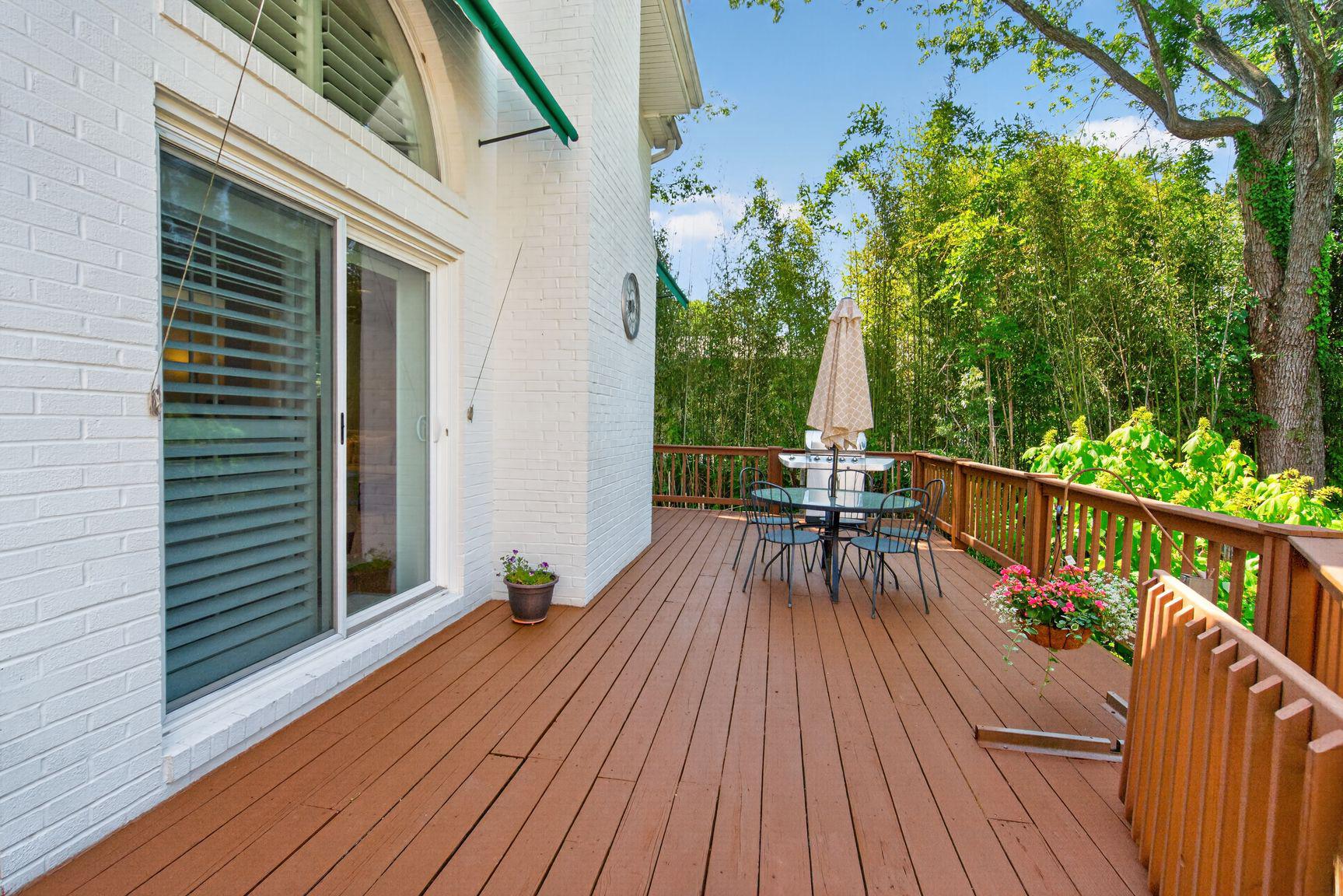 PINECREST - Residential