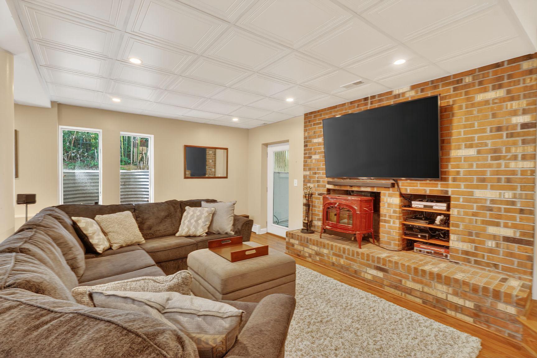PINECREST - Residential