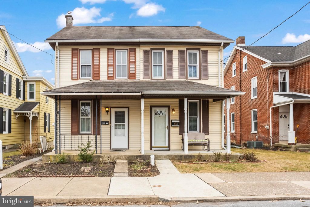 Photo of 312 E Park Street, ELIZABETHTOWN, PA 17022 (MLS # PALA2065770)