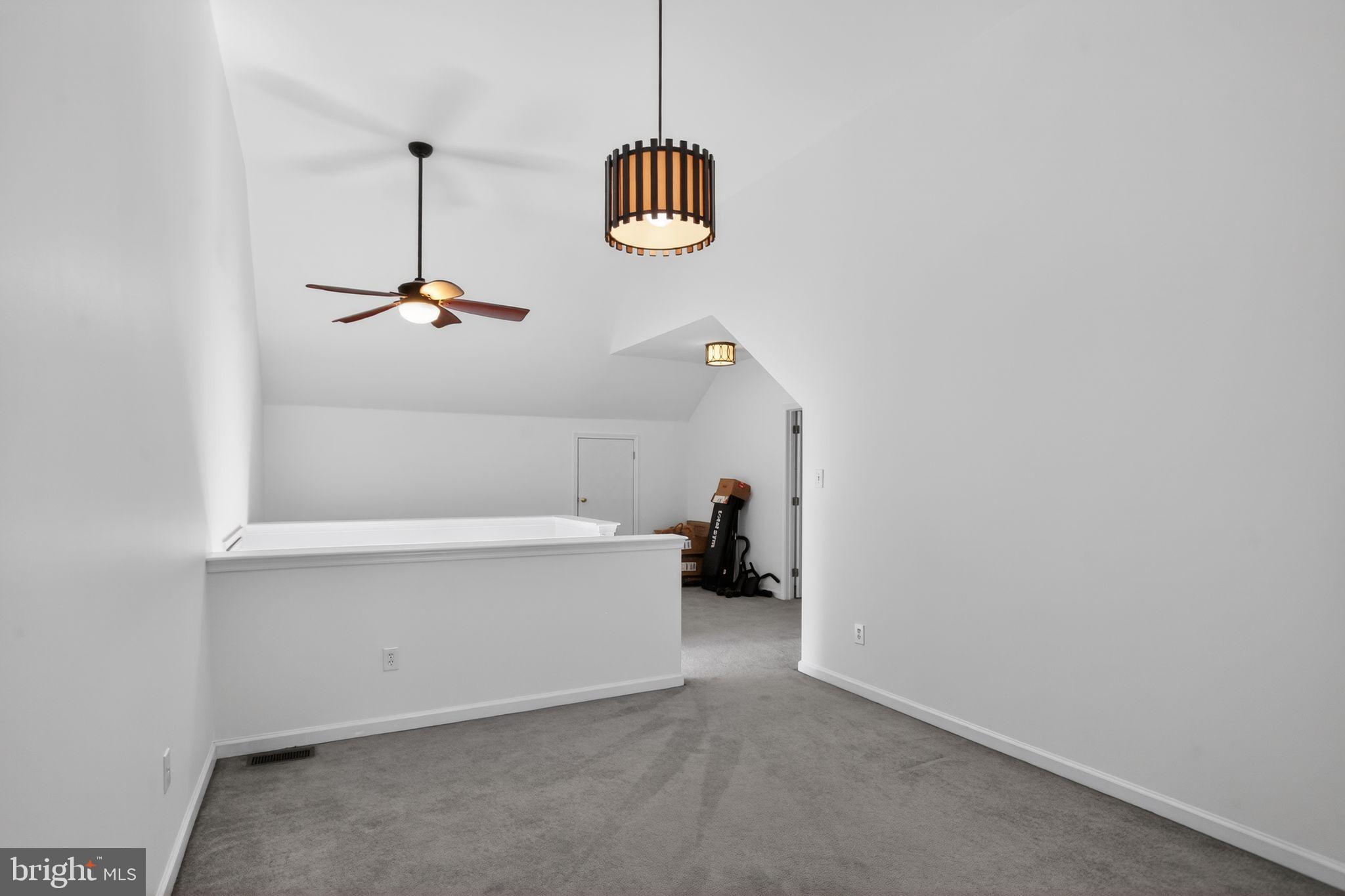 BELLE AIRE - Residential