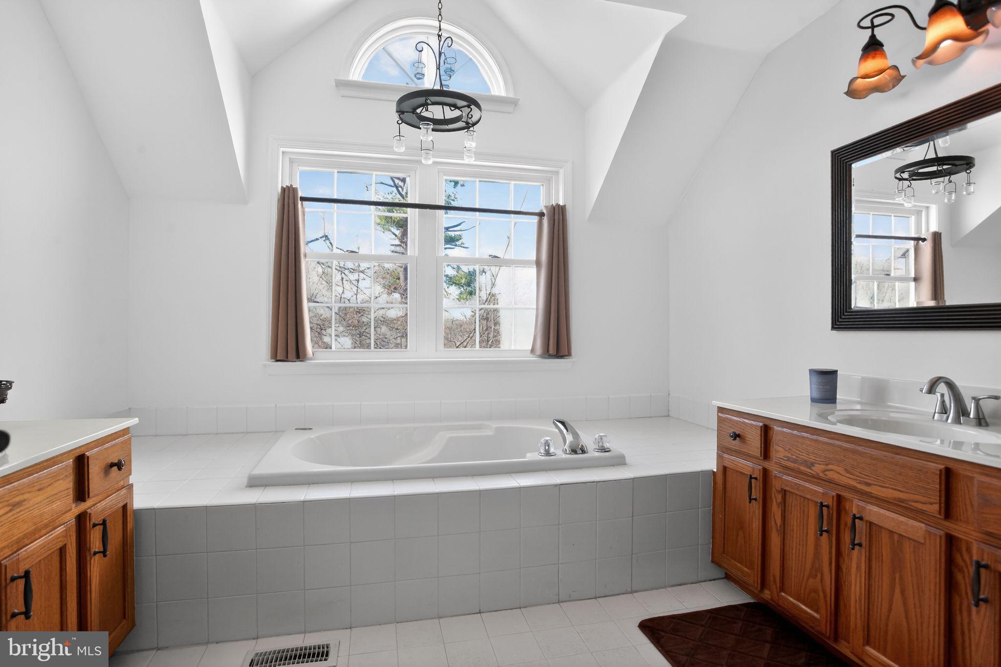 BELLE AIRE - Residential