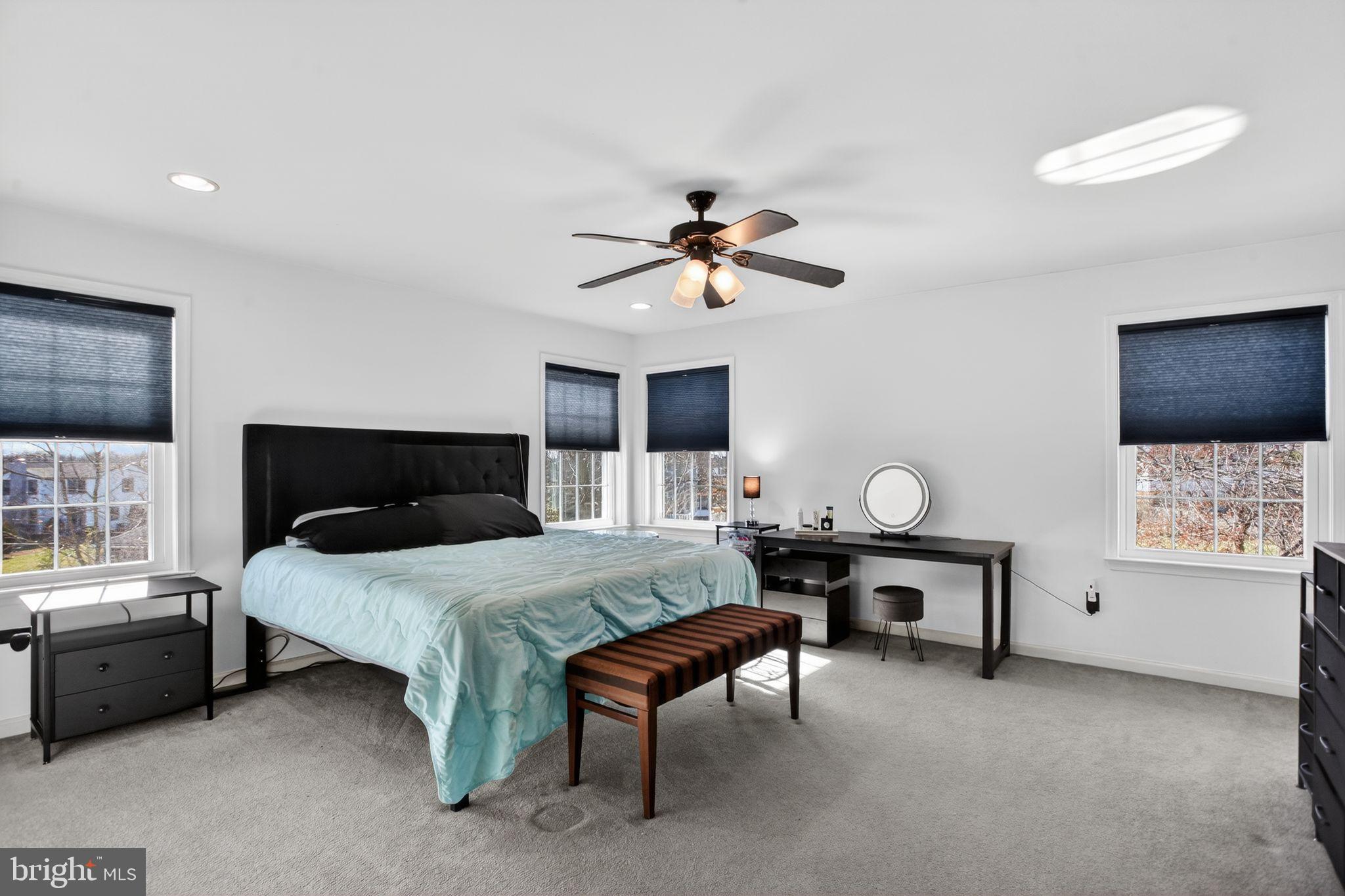 BELLE AIRE - Residential