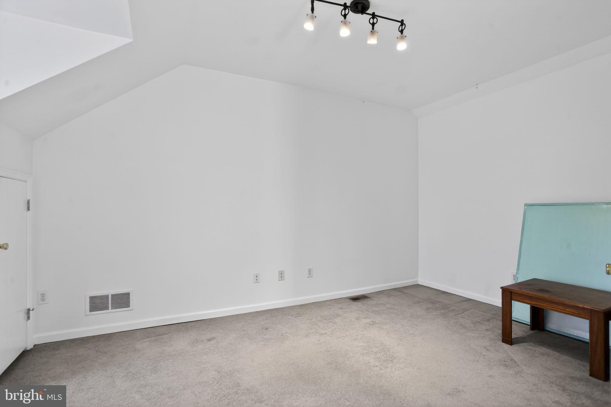 BELLE AIRE - Residential