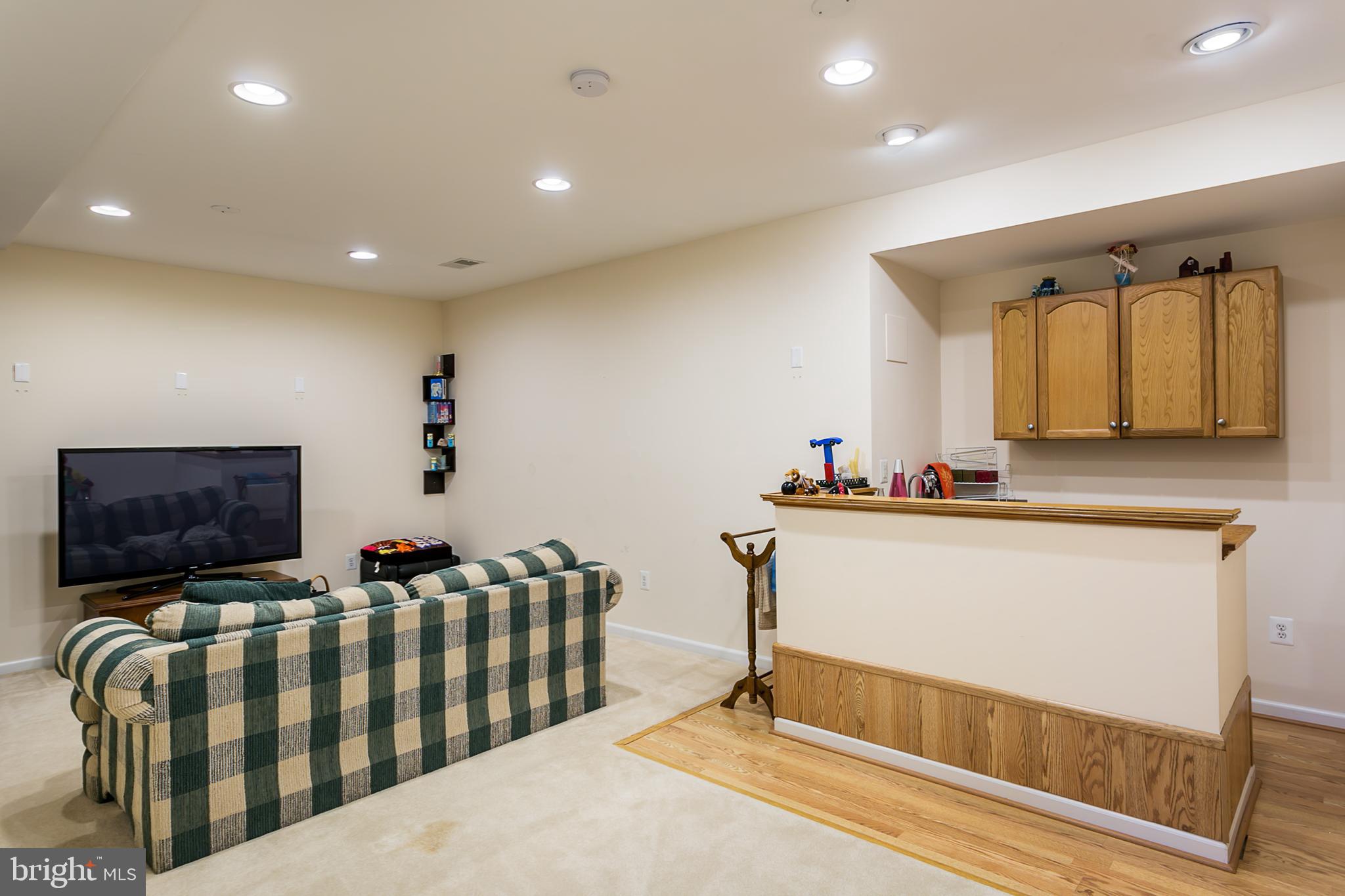 VILLAGE OF RIVER HILL - Residential