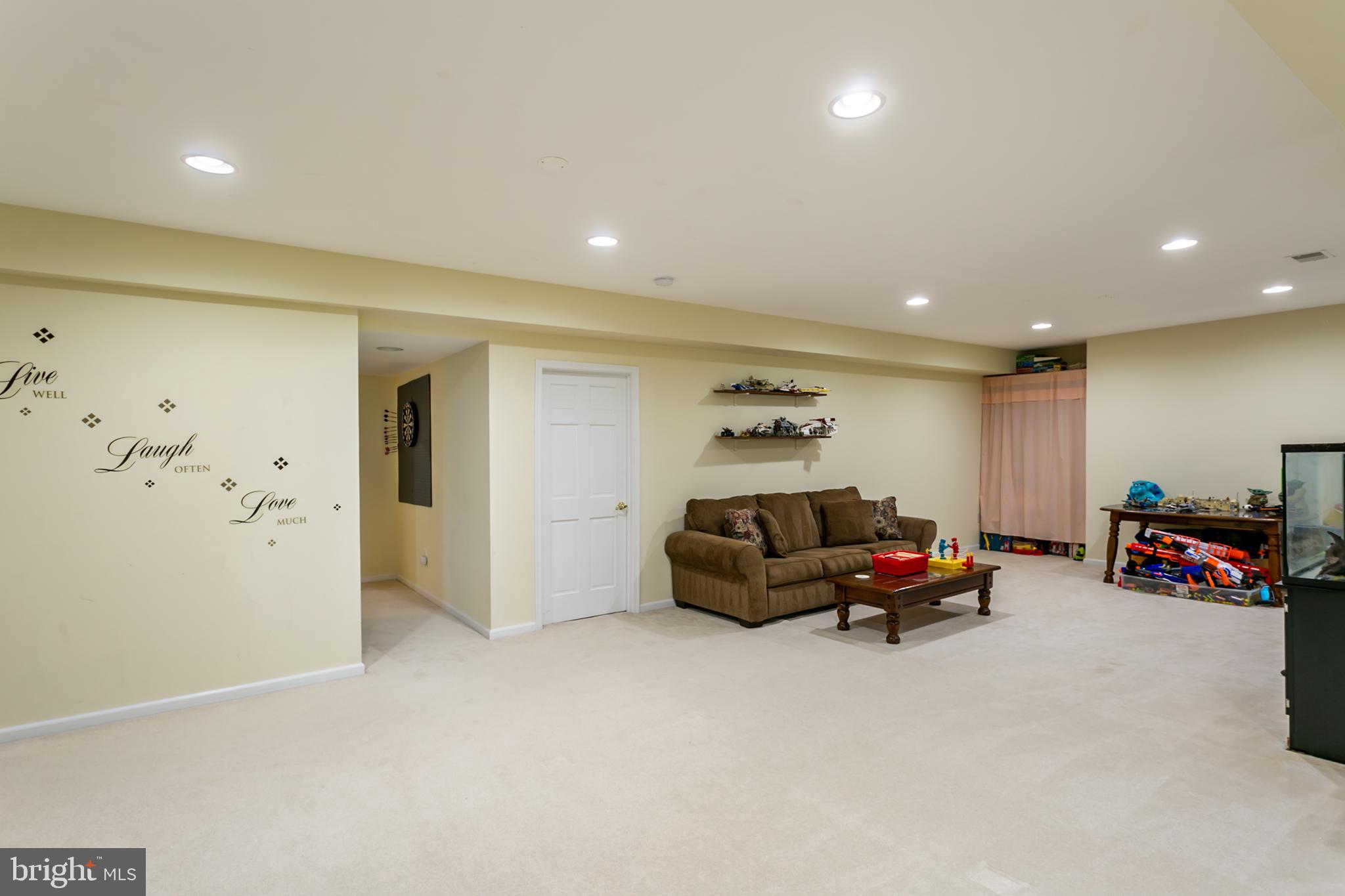 VILLAGE OF RIVER HILL - Residential