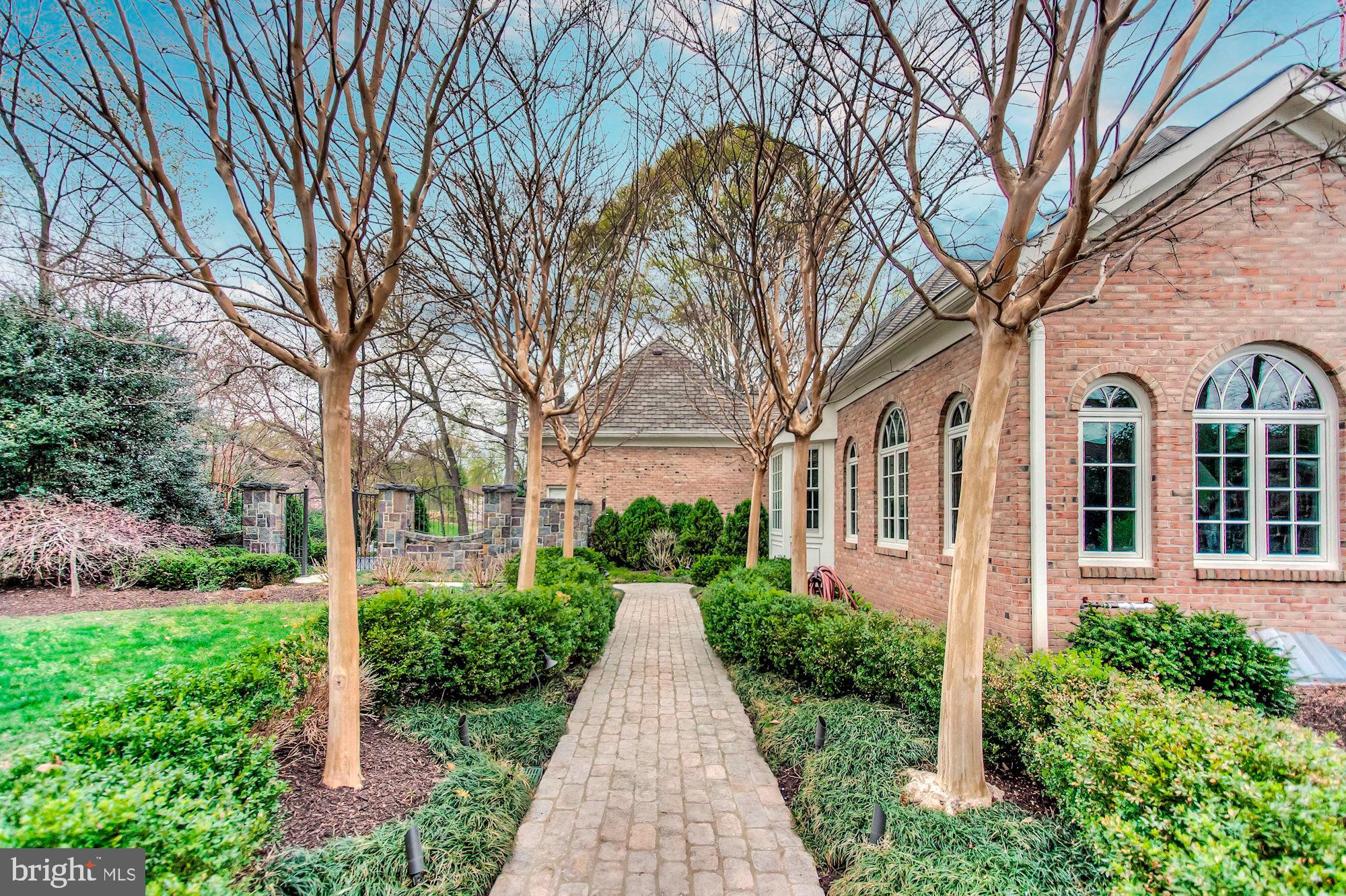 SENECA KNOLL - Residential