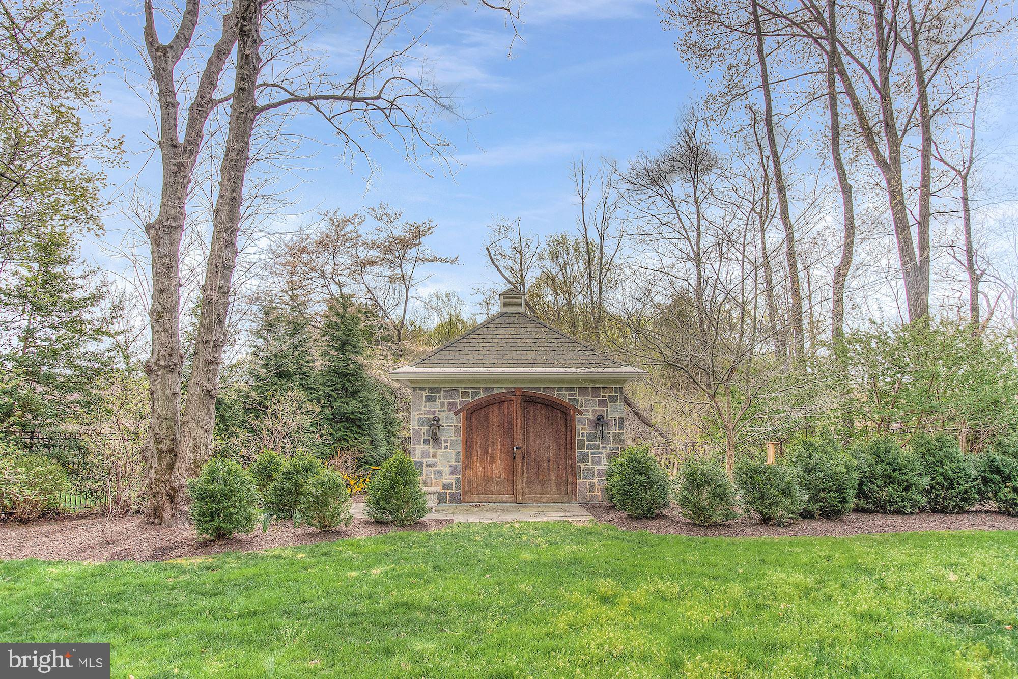 SENECA KNOLL - Residential