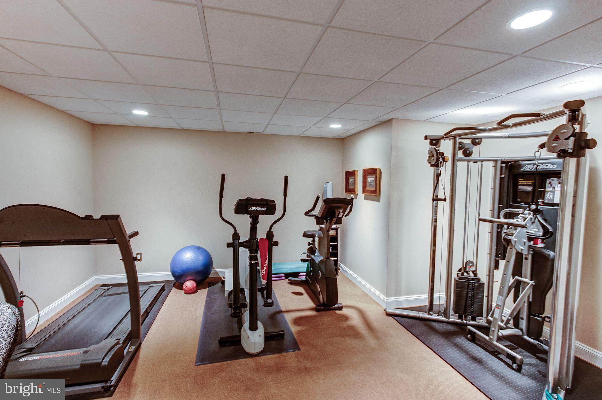 SENECA KNOLL - Residential