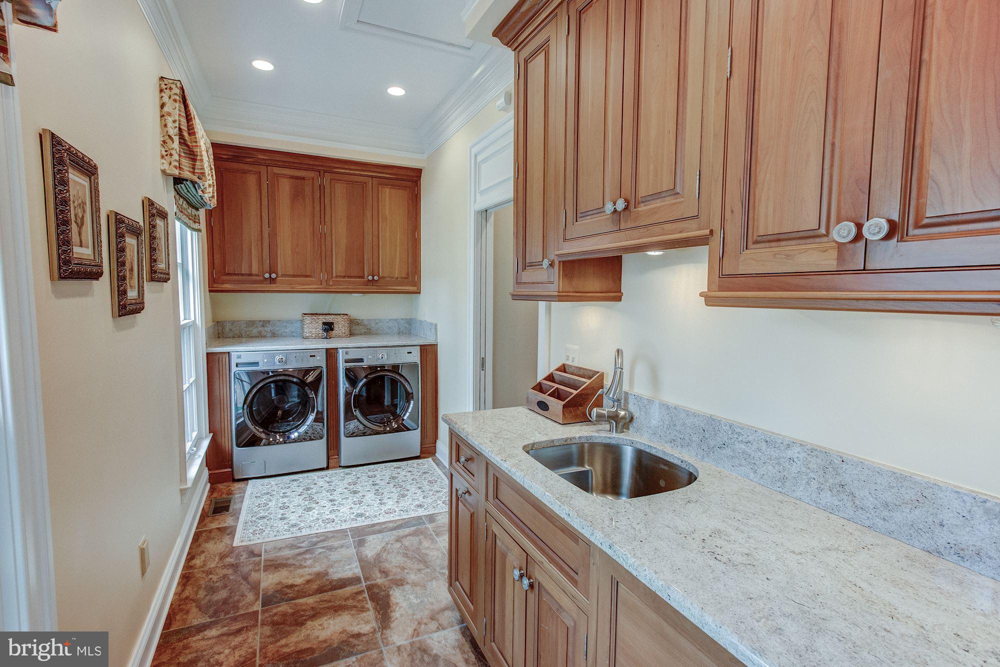 SENECA KNOLL - Residential