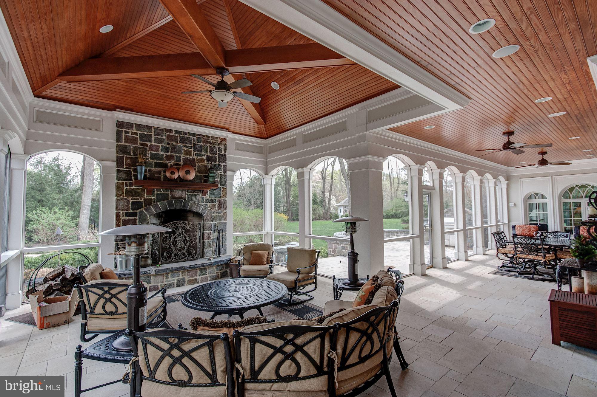 SENECA KNOLL - Residential