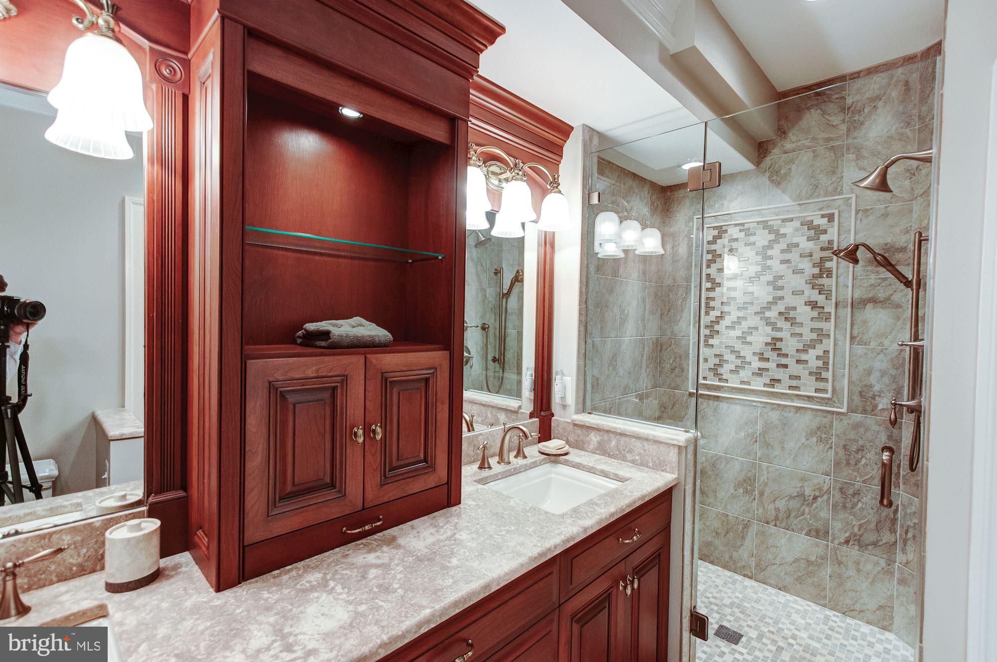 SENECA KNOLL - Residential