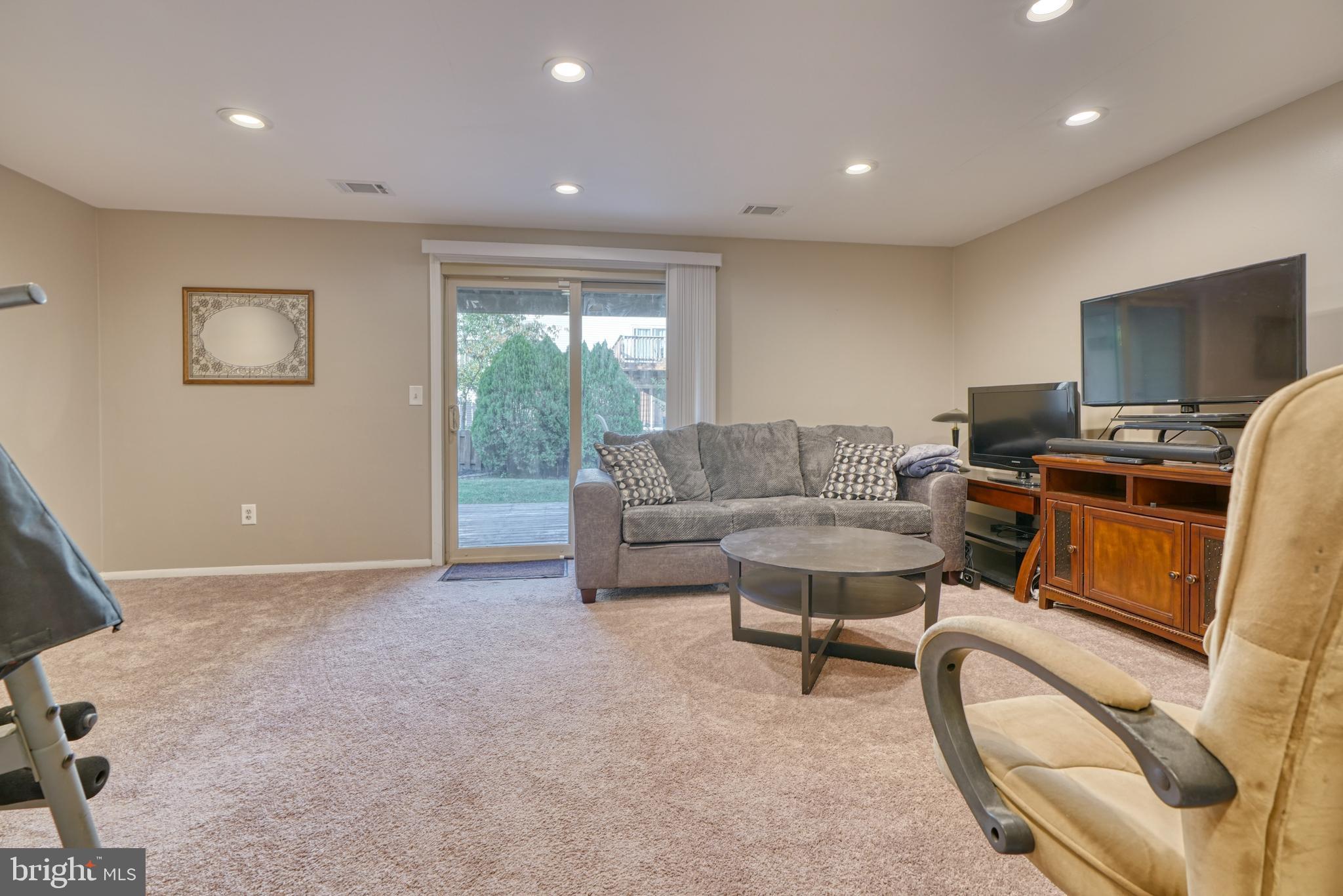 SILVER SPRING STATION - Residential