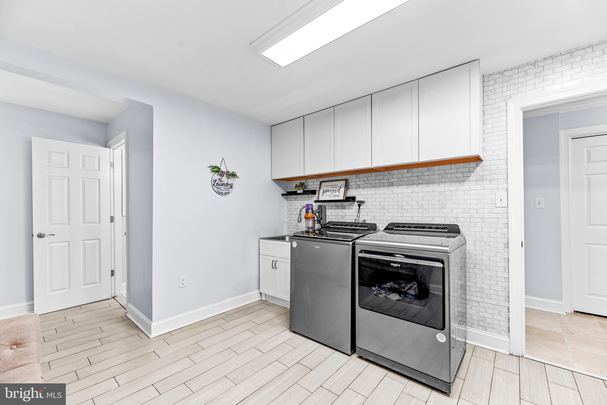 CAPE LEONARD - Residential