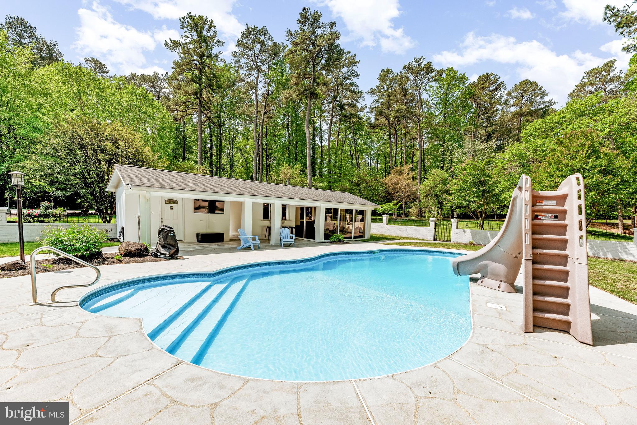 CAPE LEONARD - Residential