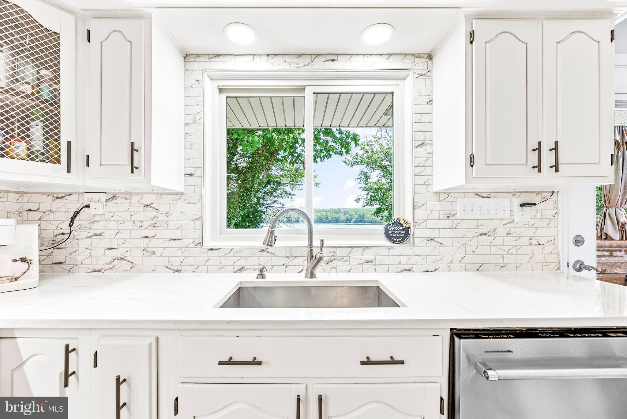 CAPE LEONARD - Residential