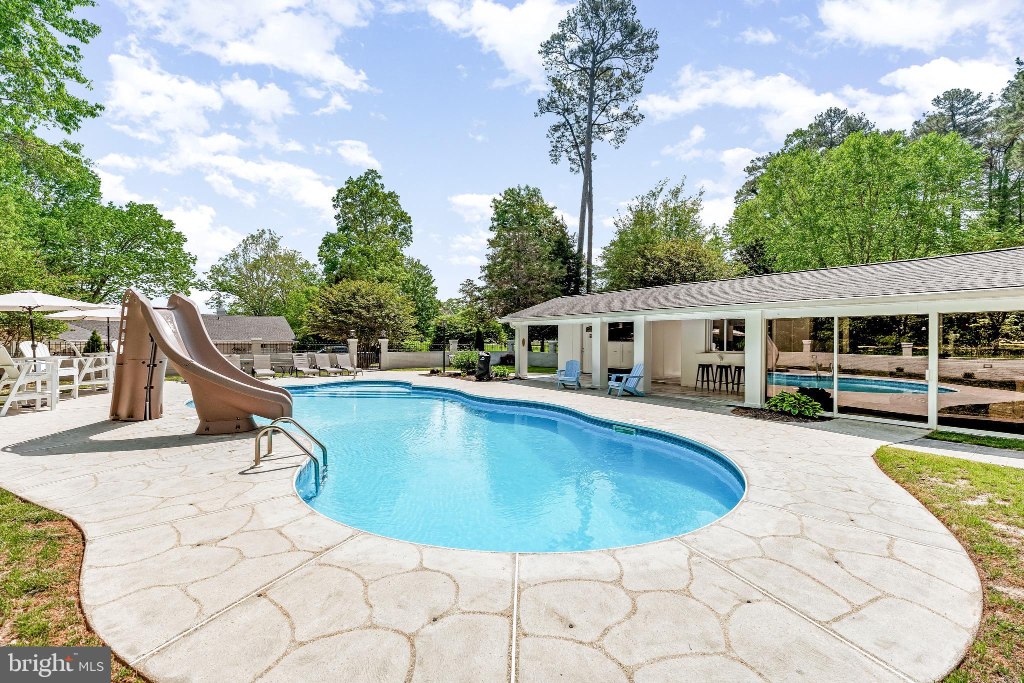 CAPE LEONARD - Residential