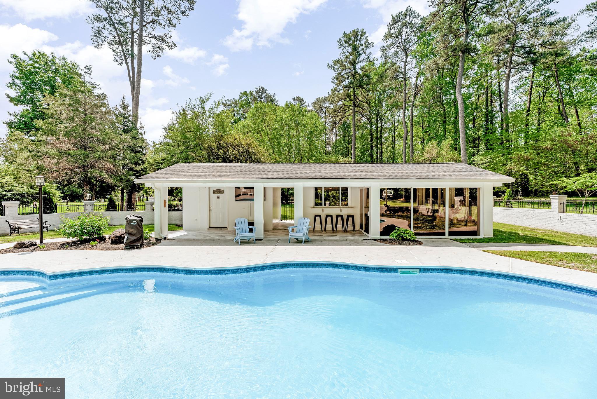 CAPE LEONARD - Residential