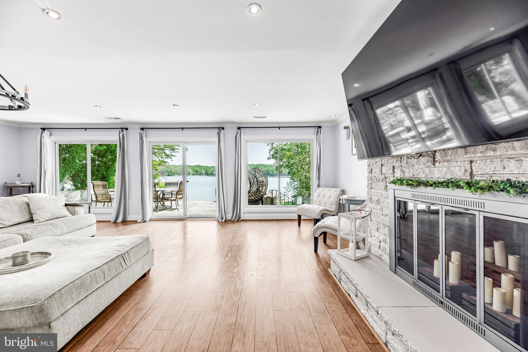 CAPE LEONARD - Residential