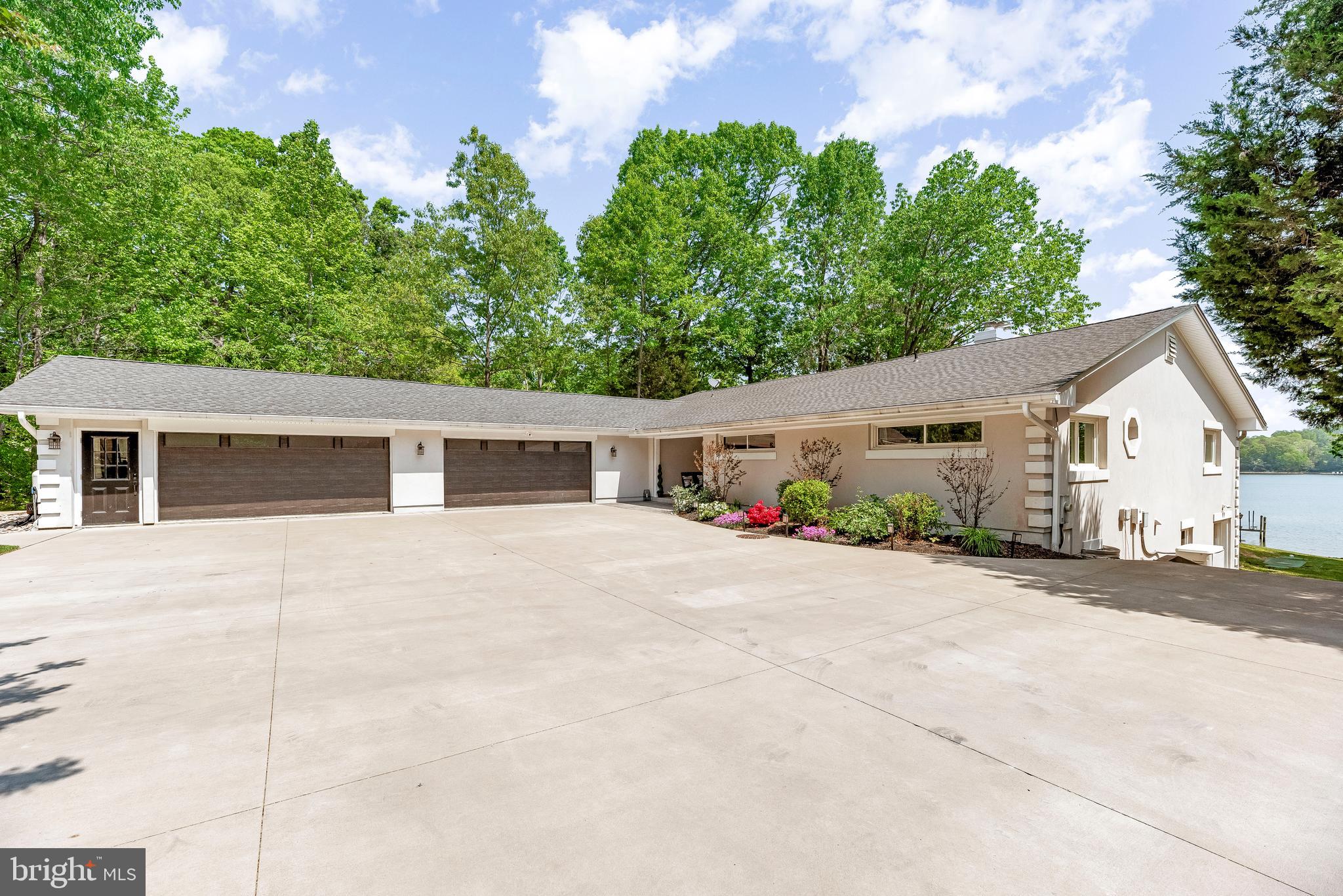 CAPE LEONARD - Residential