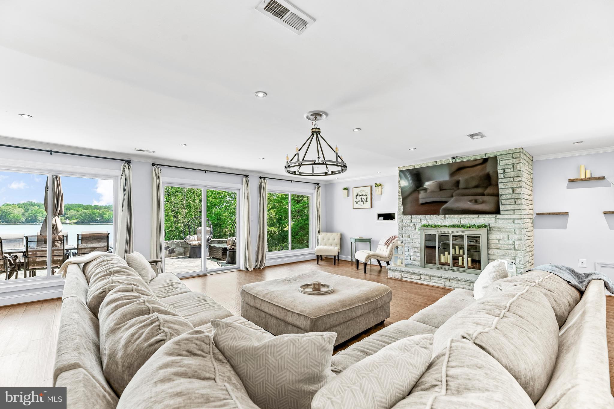 CAPE LEONARD - Residential