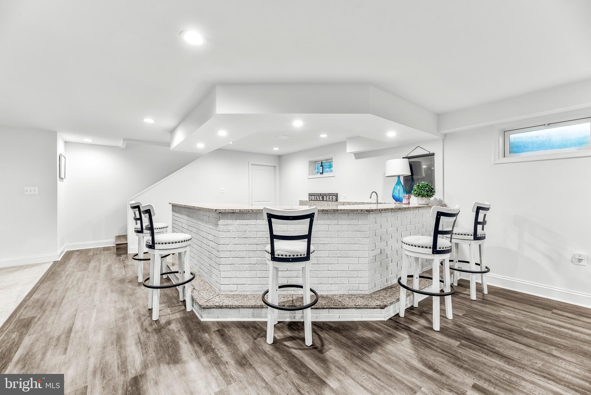 CAPE LEONARD - Residential