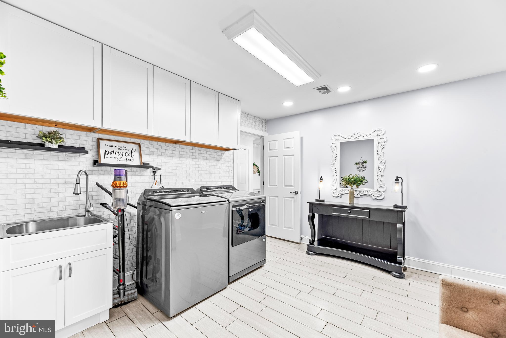 CAPE LEONARD - Residential