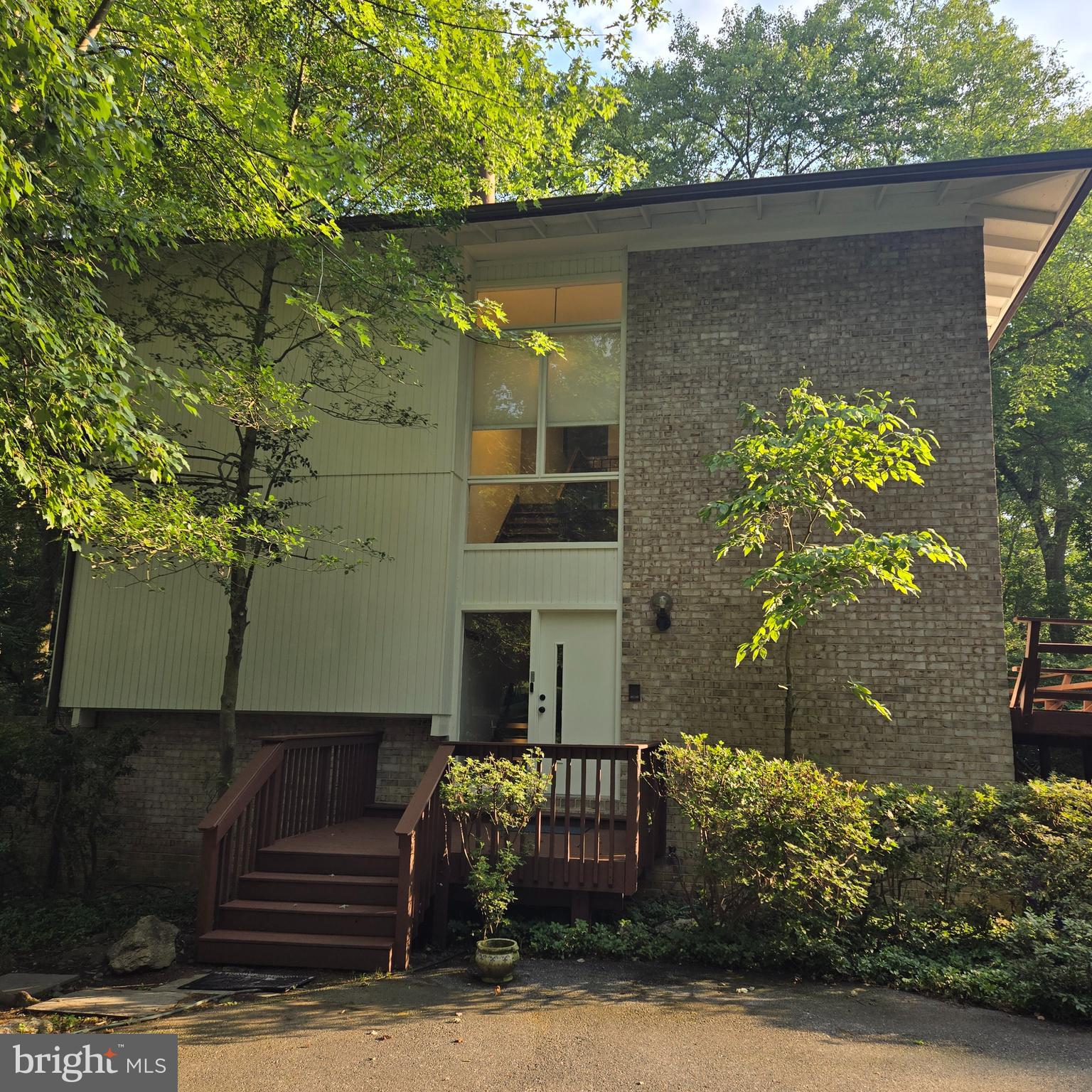 Beautiful home in tranquil Potomac neighborhood/WINSTON CHURCHILL School cluster.
BE PREPARED TO WAKE UP WITH BIRDS SINGING IN THE MORNING AND MEET THE DEER IN YOUR AFTERNOON WALK WITH YOUR KIDS AND DOGS. This SFH in the sought-after Potomac neighborhood offers the convenience of urban living and the pleasant feeling of being submerged in nature. 4 bedrooms upstairs and an office on the main floor. Freshly painted and newly resurfaced hardwood floor throughout. The finished basement has a bedroom, a separate bath suitable for in-laws and guests, and a media room/full gym, walking out to a large private backyard. The recently remodeled kitchen has two separate sinks and is attached to a large balcony, which is very convenient for guest entertaining. Trees and beautiful flowers surround the house in the spring.
The neighborhood offers a large soccer field, tennis court, children's playground, and swimming pool. Within a short drive, you will find banks, shopping malls, grocery stores, pharmacies, restaurants, a library, and a community center. Minutes away from major attractions in the DC metro area.