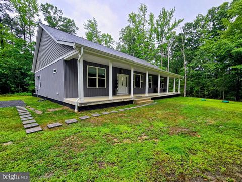 Homes For Sale - 22405 Hood Lane<br/> LEONARDTOWN, MD 20650