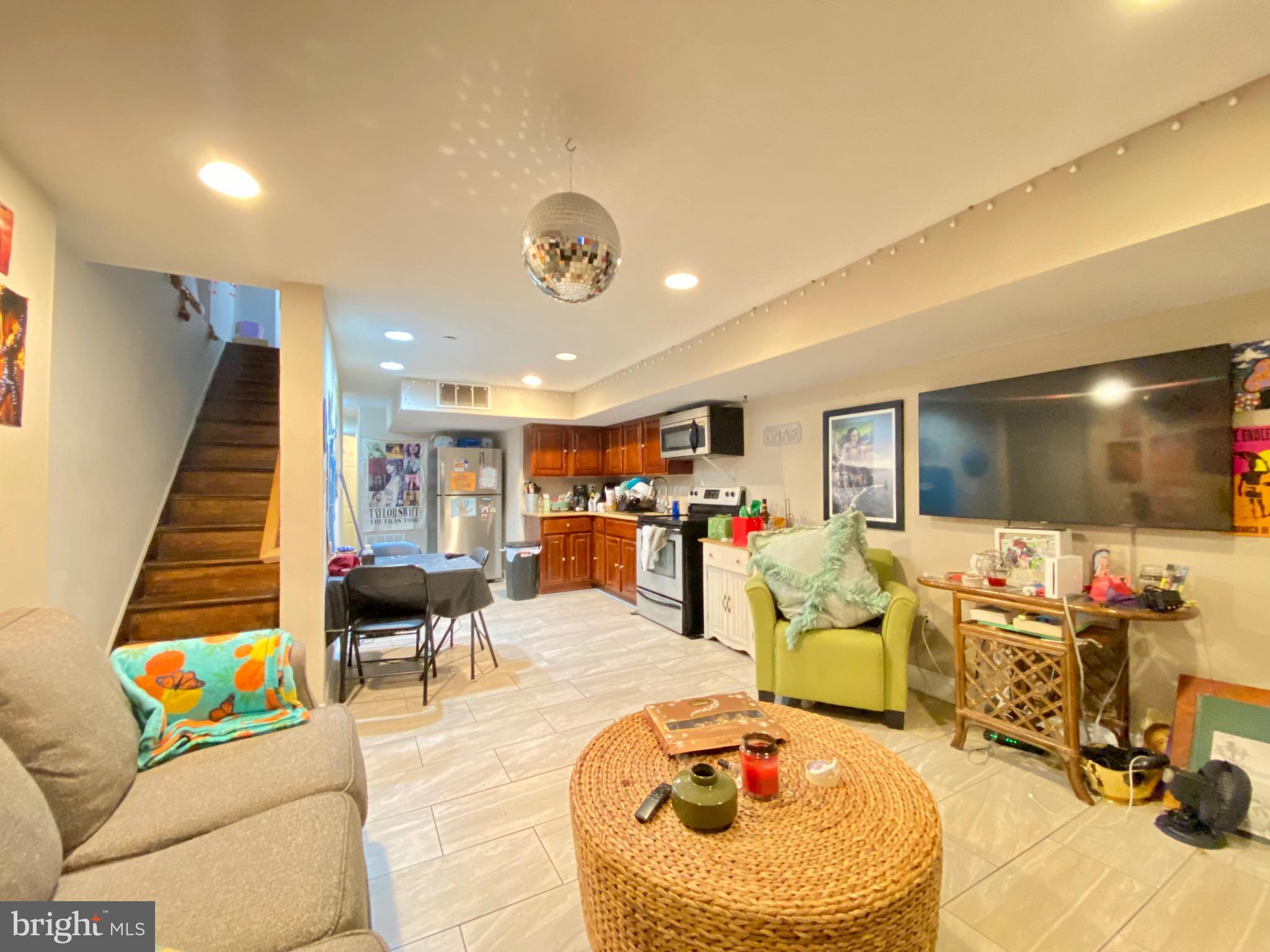 TEMPLE UNIVERSITY - Residential Lease