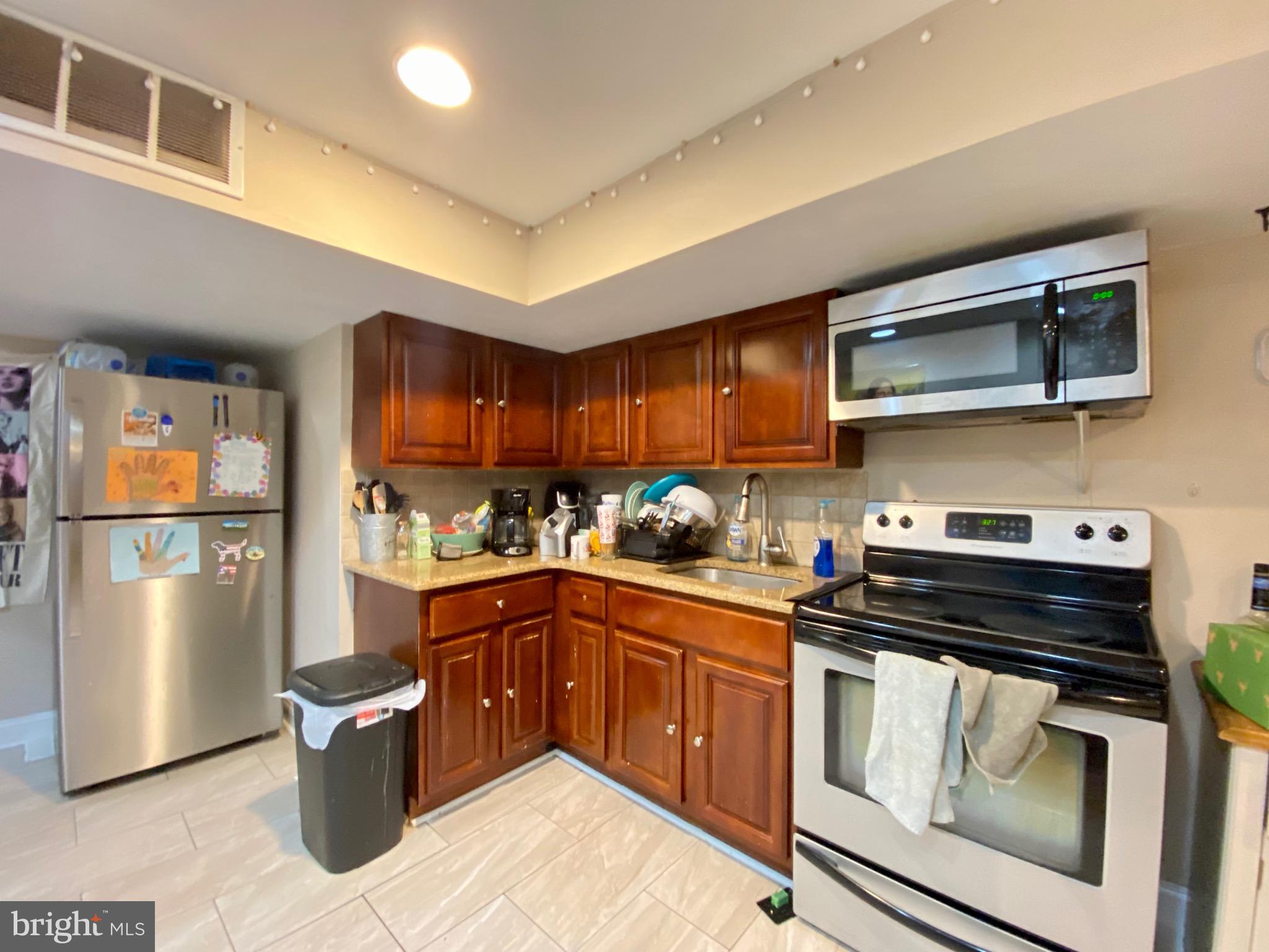 TEMPLE UNIVERSITY - Residential Lease