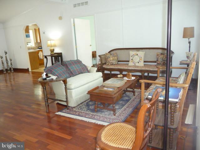 1073 SCENIC VIEW DRIVE