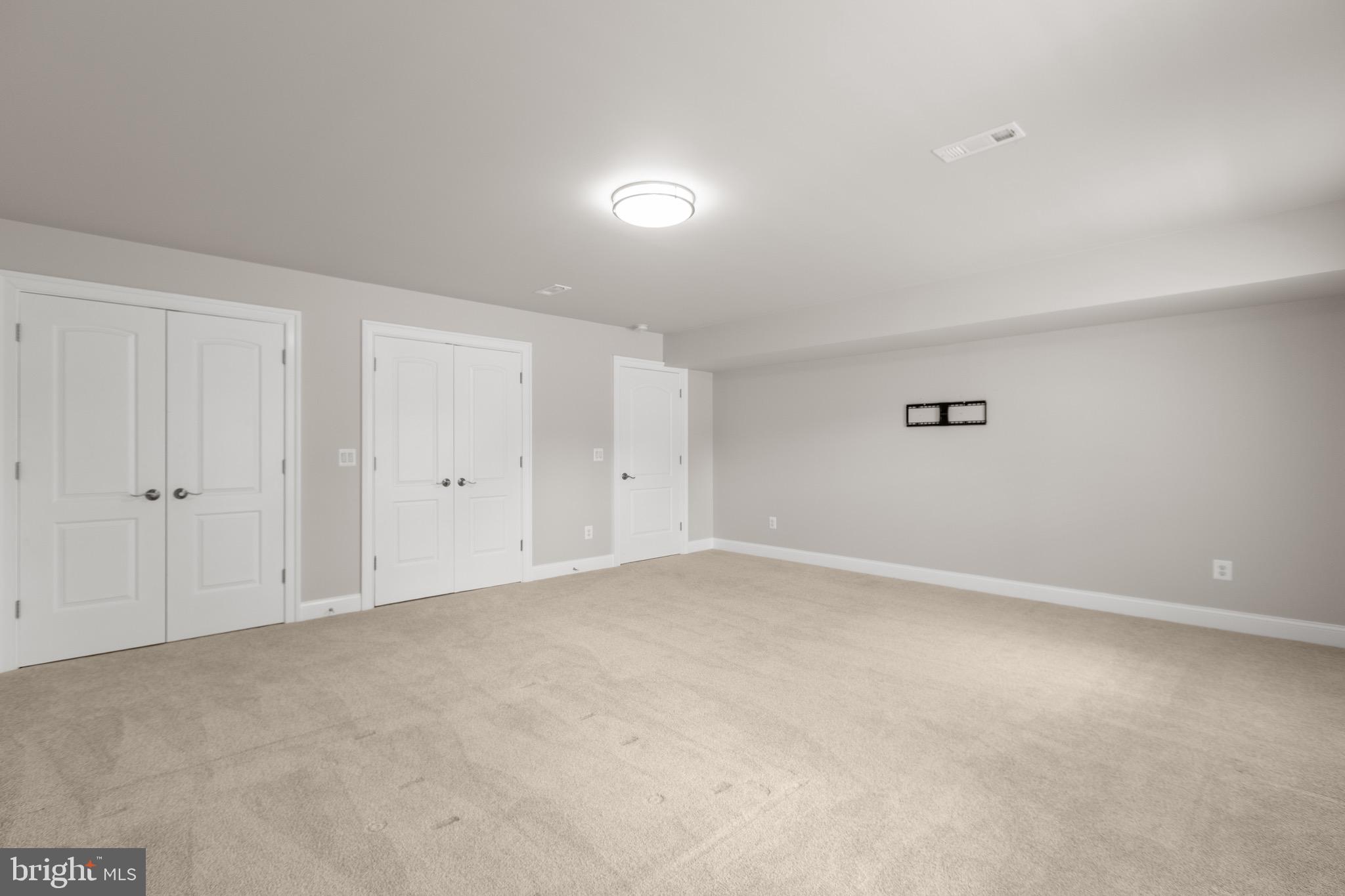 VIRGINIA HERITAGE AT LEE'S PARK - Residential