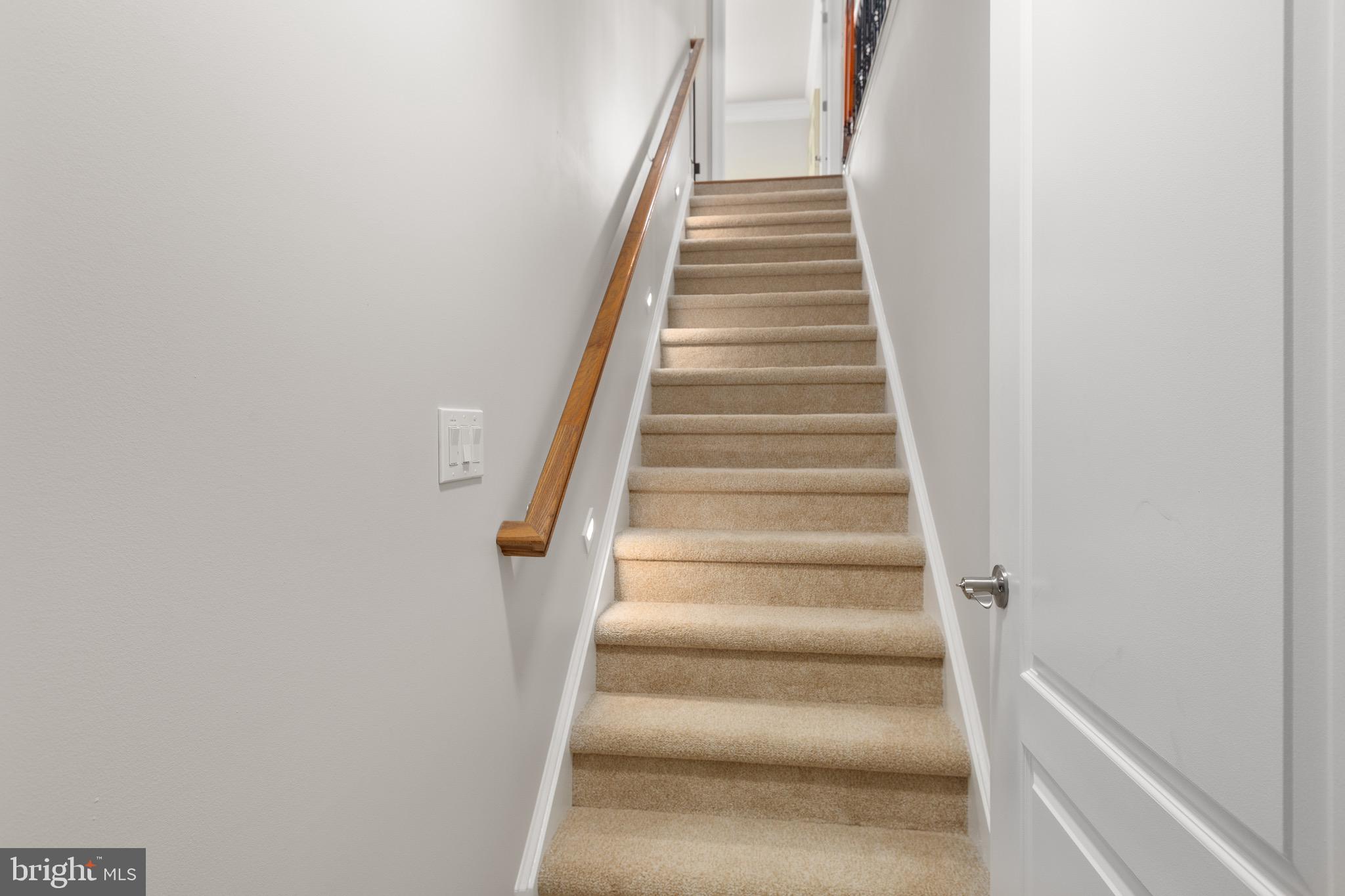 VIRGINIA HERITAGE AT LEE'S PARK - Residential