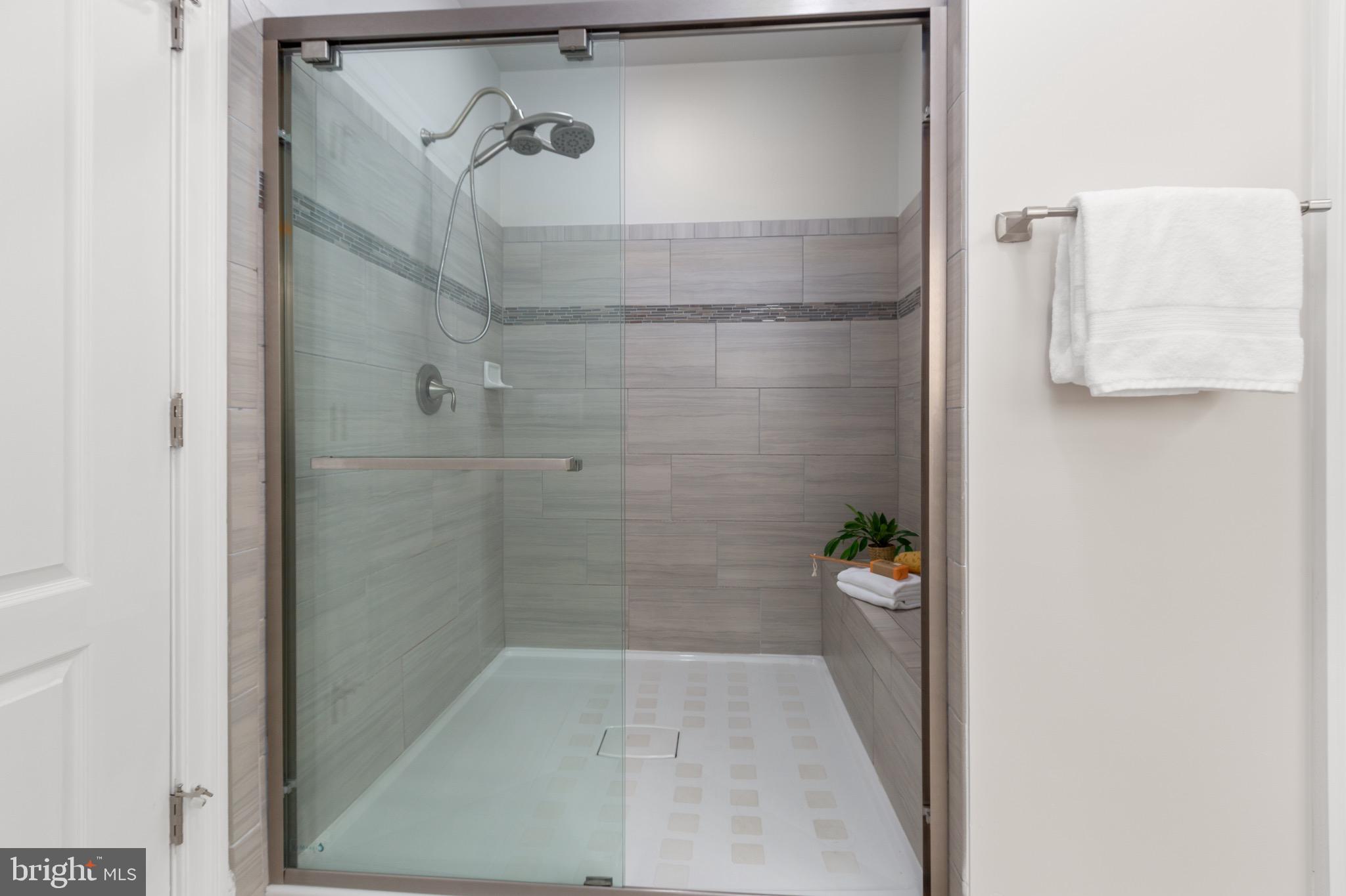 VIRGINIA HERITAGE AT LEE'S PARK - Residential