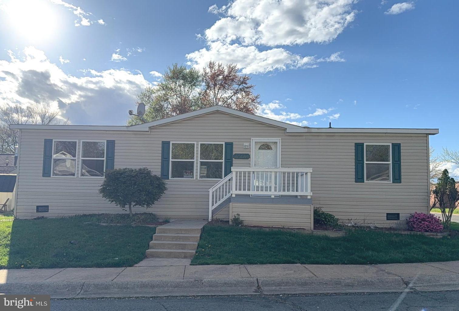 MEADOWS OF CHANTILLY - Residential Lease