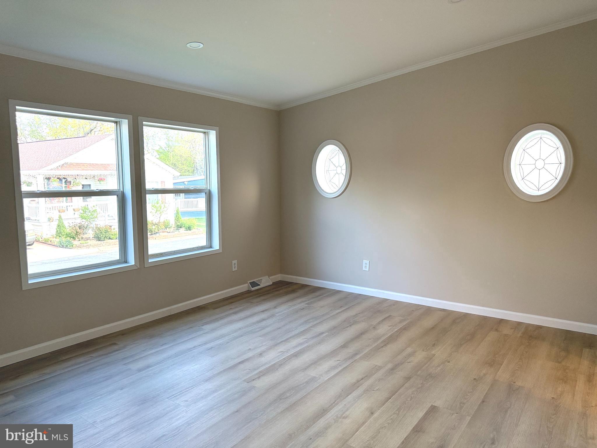 MEADOWS OF CHANTILLY - Residential Lease