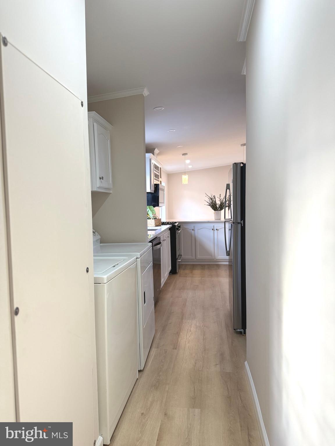 MEADOWS OF CHANTILLY - Residential Lease