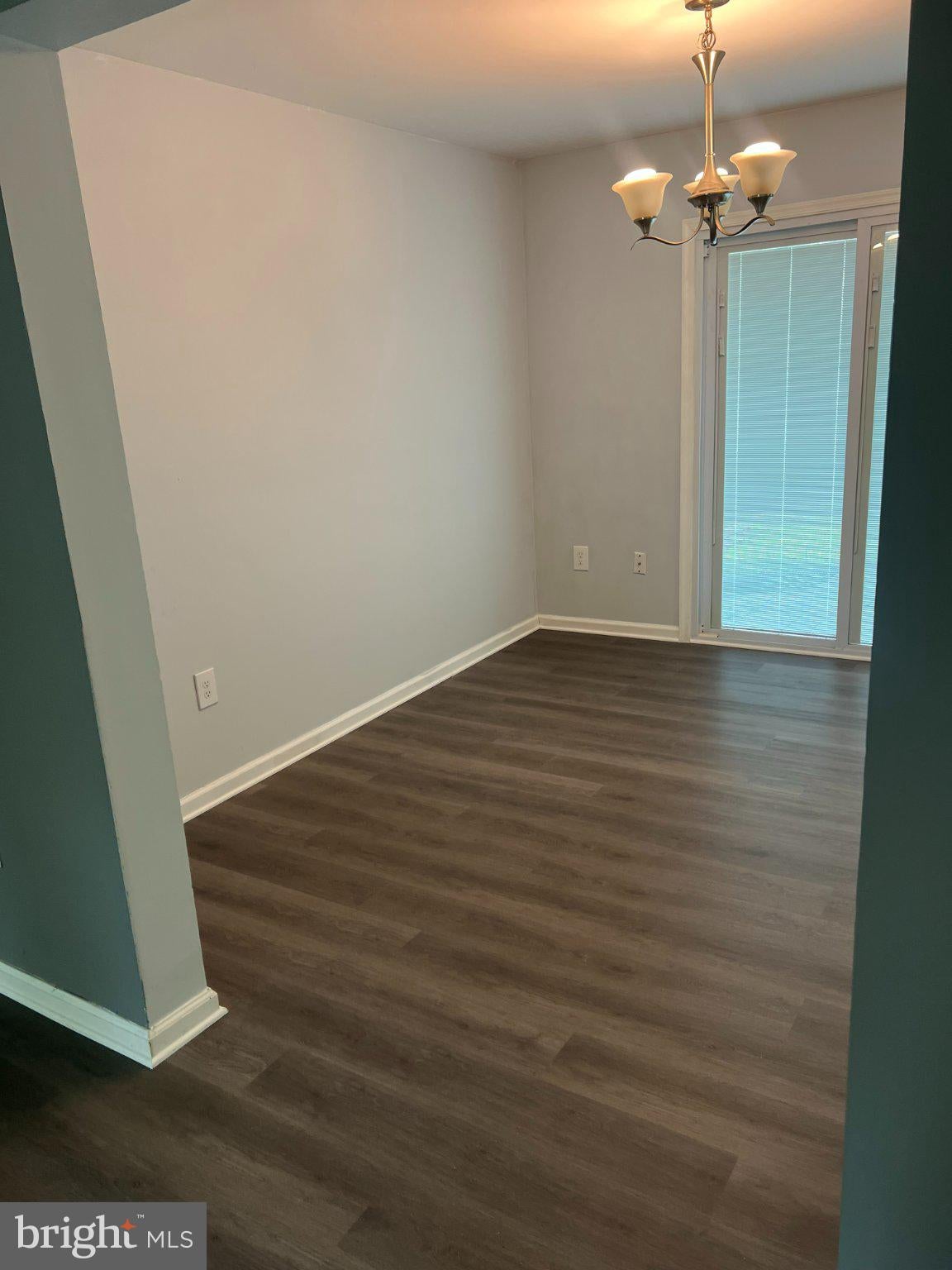 2263 PRINCE OF WALES COURT