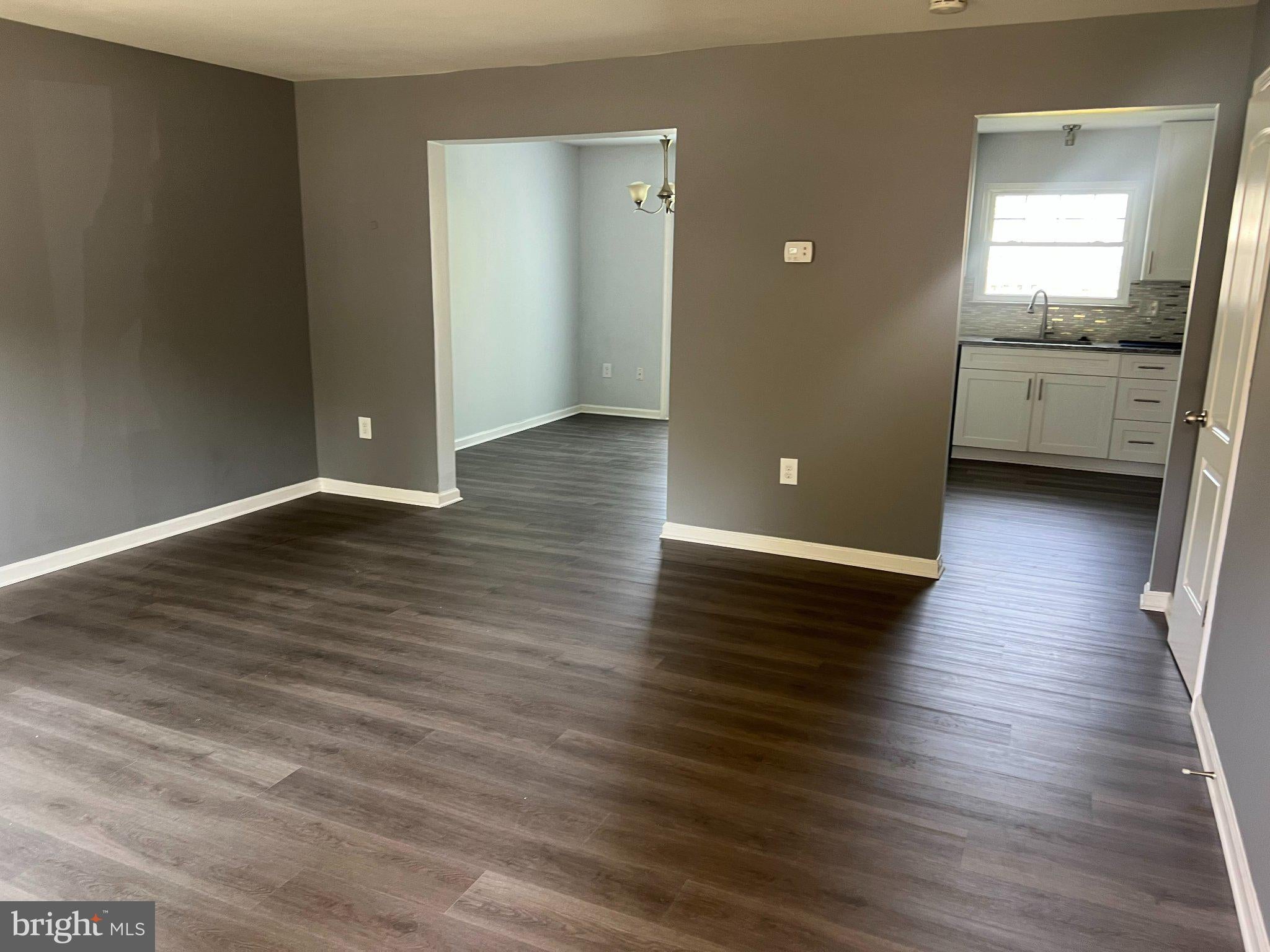 2263 PRINCE OF WALES COURT
