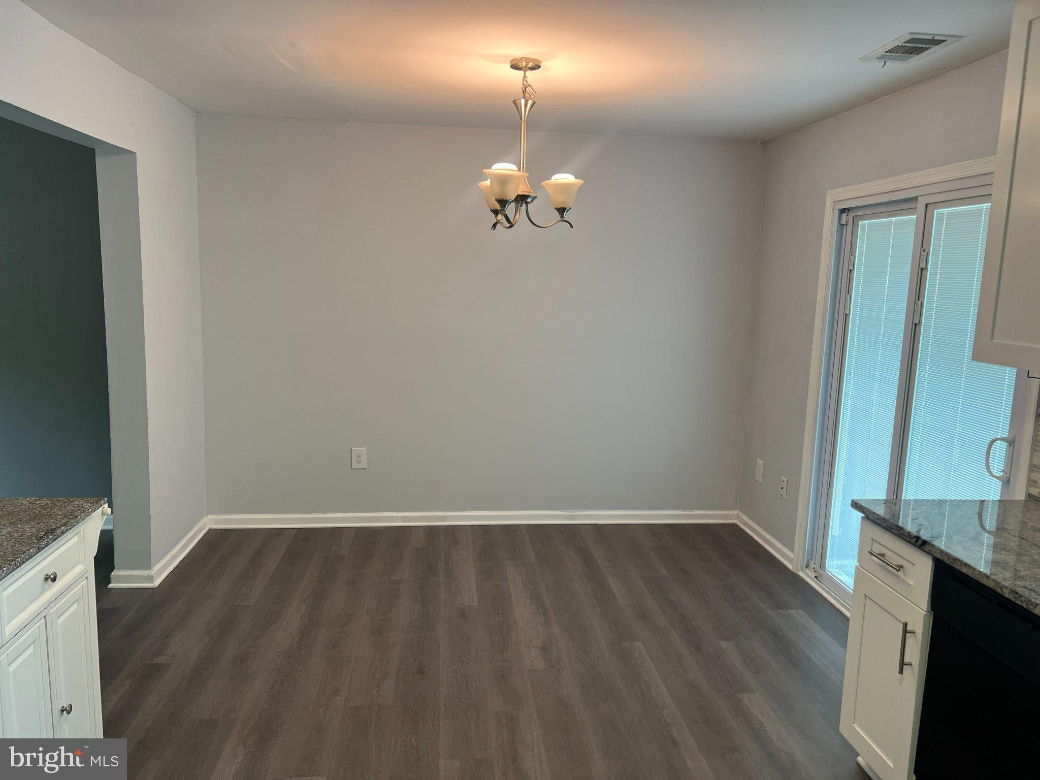 2263 PRINCE OF WALES COURT