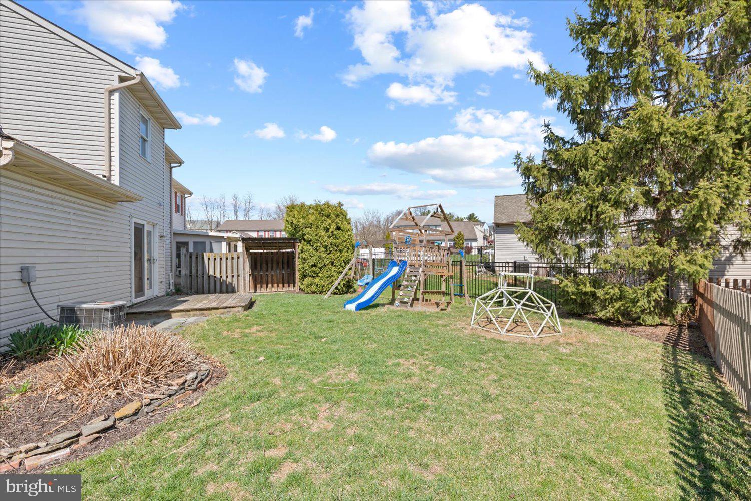 NEW HOLLAND BOROUGH - Residential